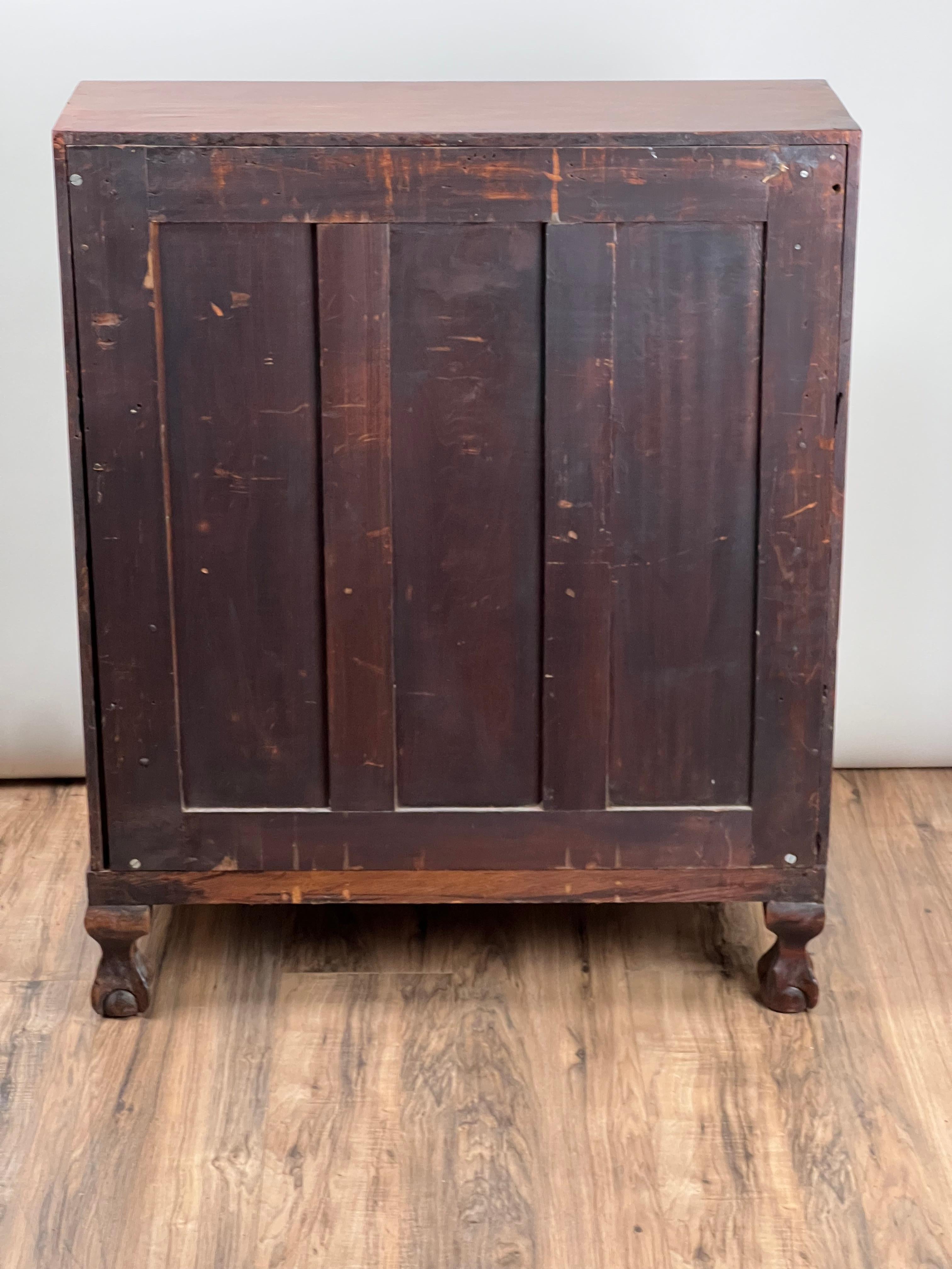 Antigua secretaria de caoba con frente de bloque estilo Chippendale c. 1910 en venta 4