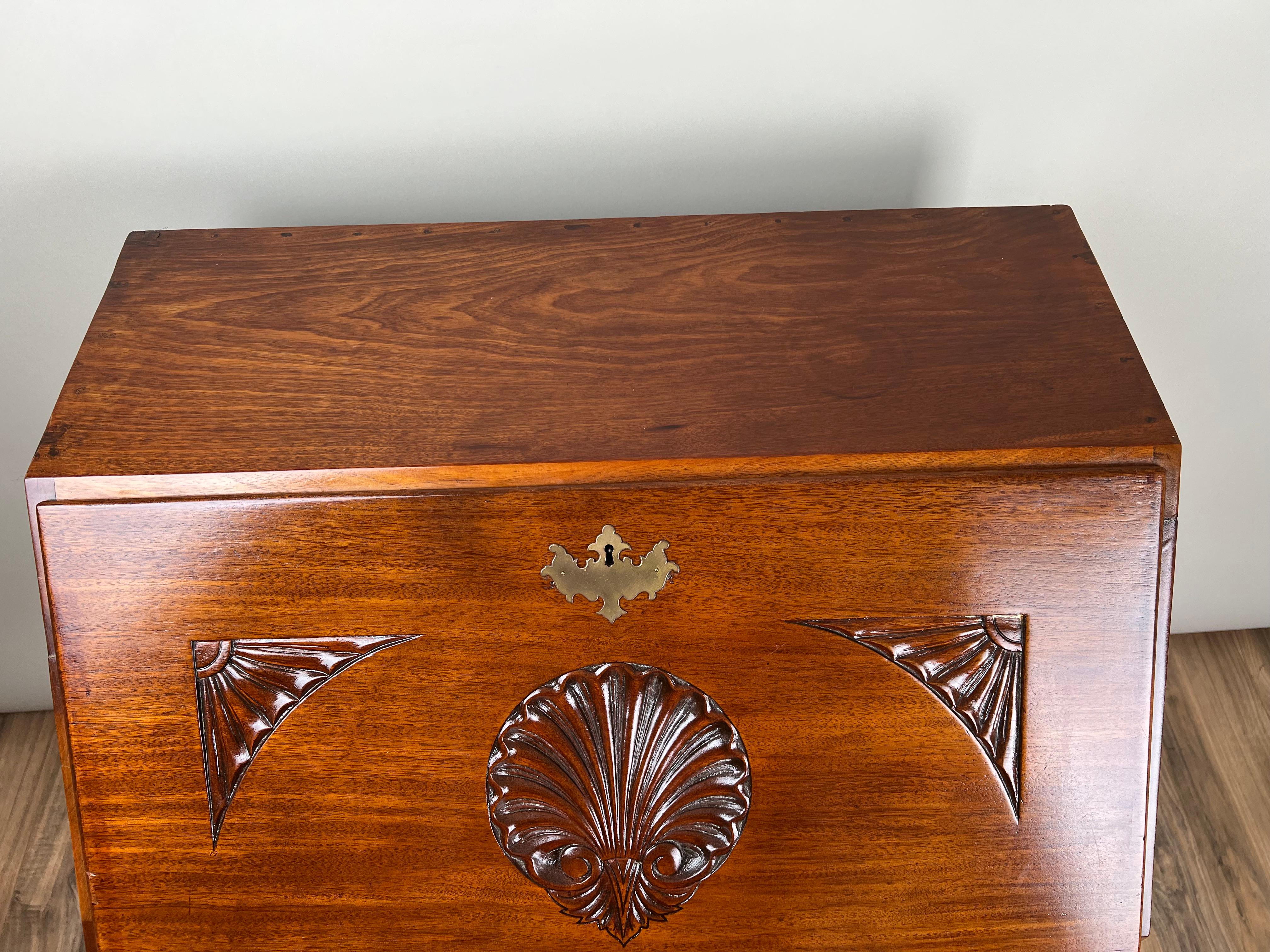 Antigua secretaria de caoba con frente de bloque estilo Chippendale c. 1910 en Bueno estado para la venta en Westfield, MA