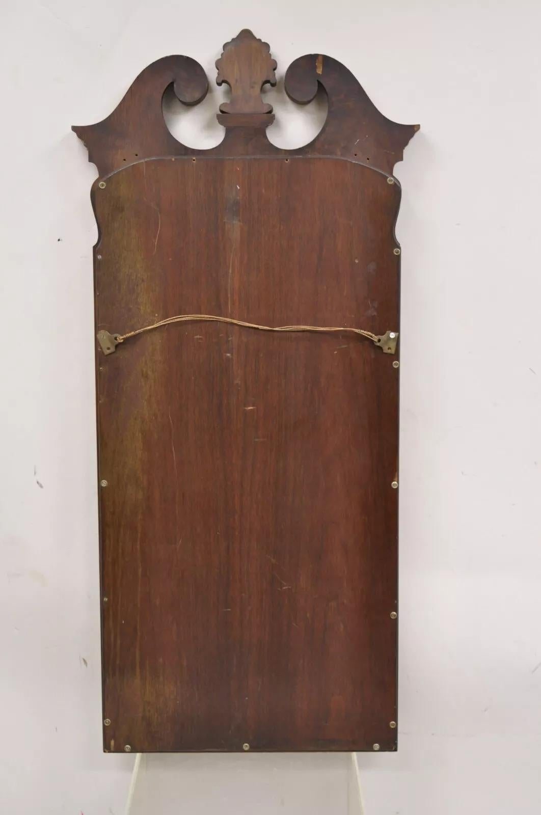 Antique miroir mural de style Chippendale en acajou Broken Arch doré en vente 4