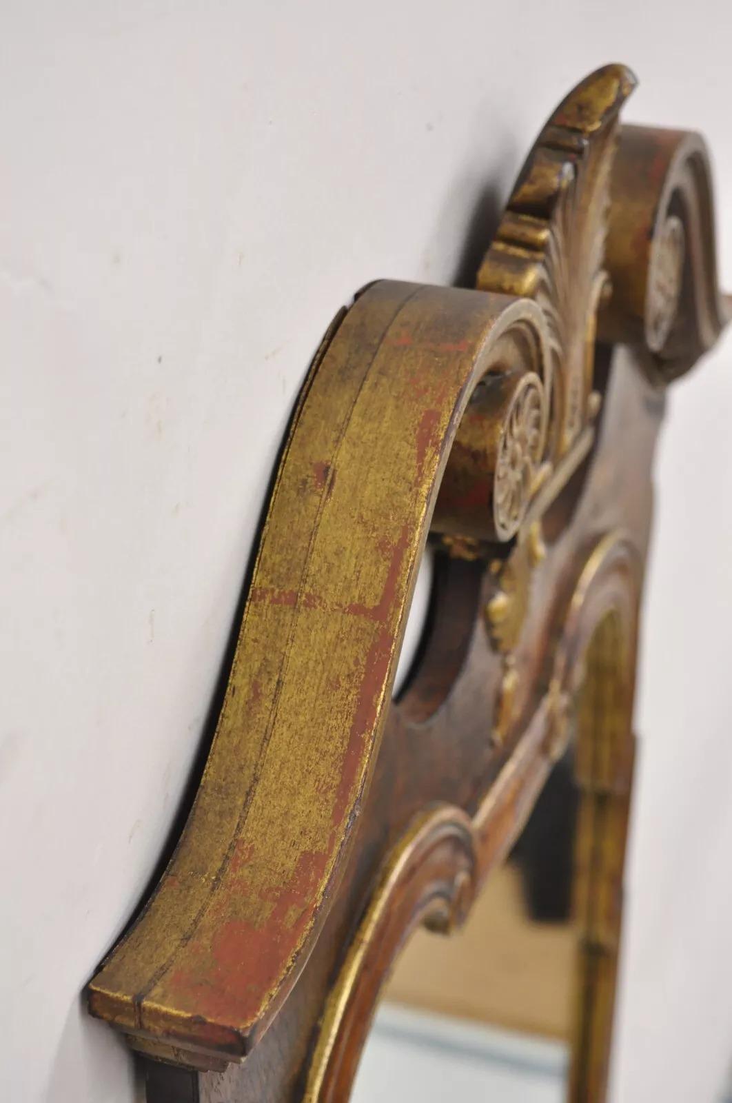 Antique miroir mural de style Chippendale en acajou Broken Arch doré en vente 1