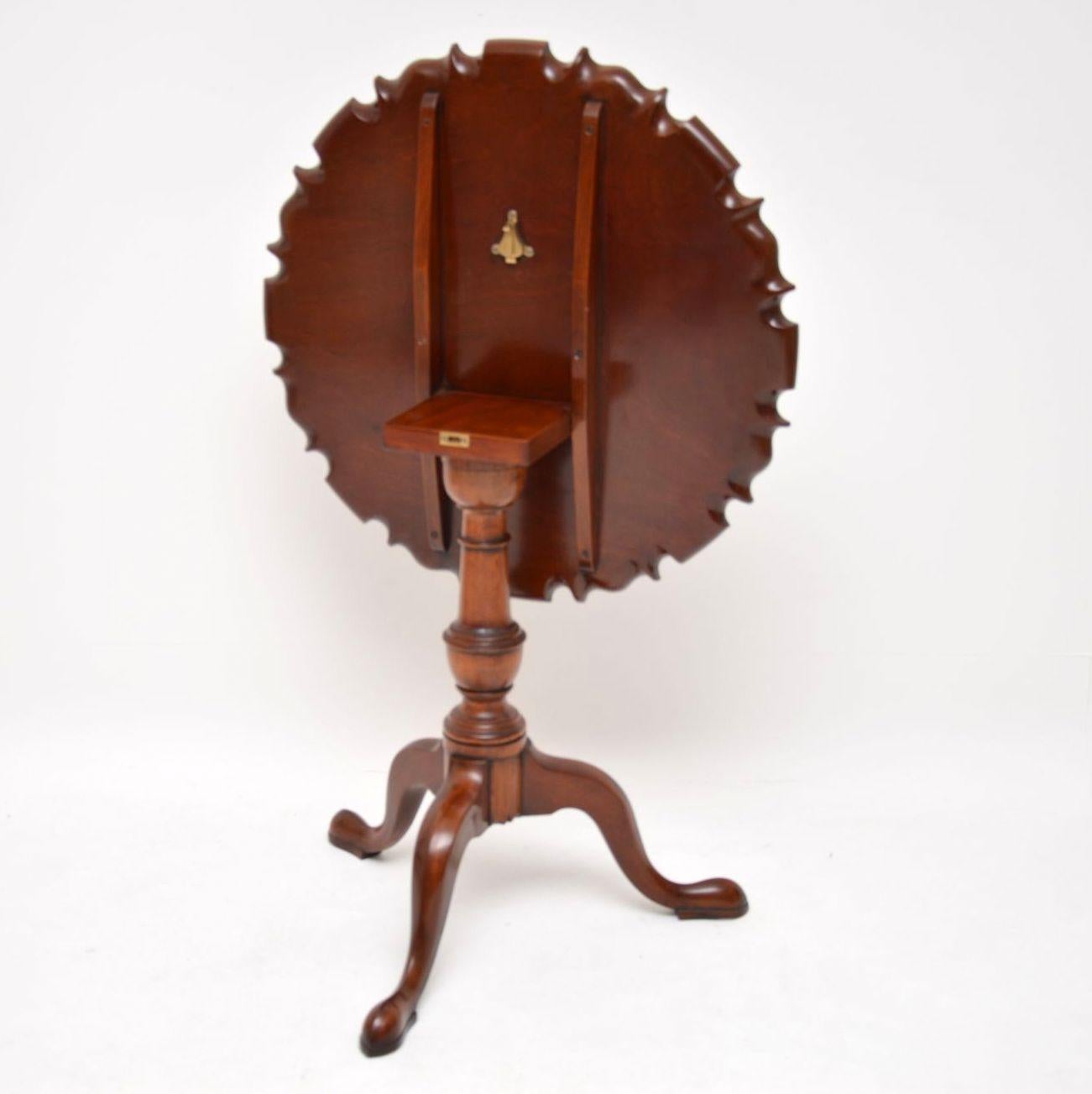 English Antique Chippendale Style Mahogany Tilt-Top Table