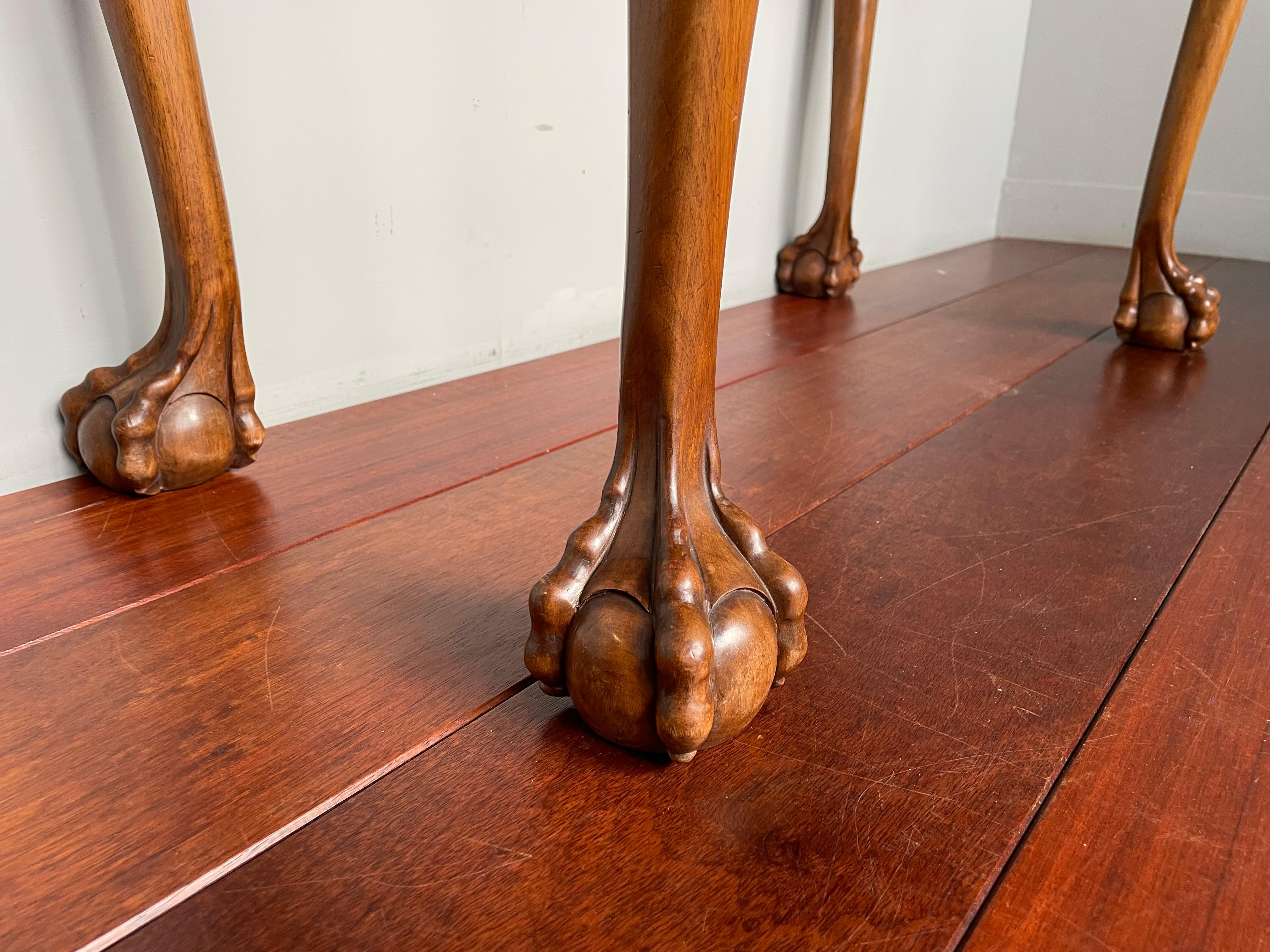 Table d'appoint / table de jeux ancienne en bois de noyer et en chêne, style Chippendale, avec une superbe Patina en vente 9