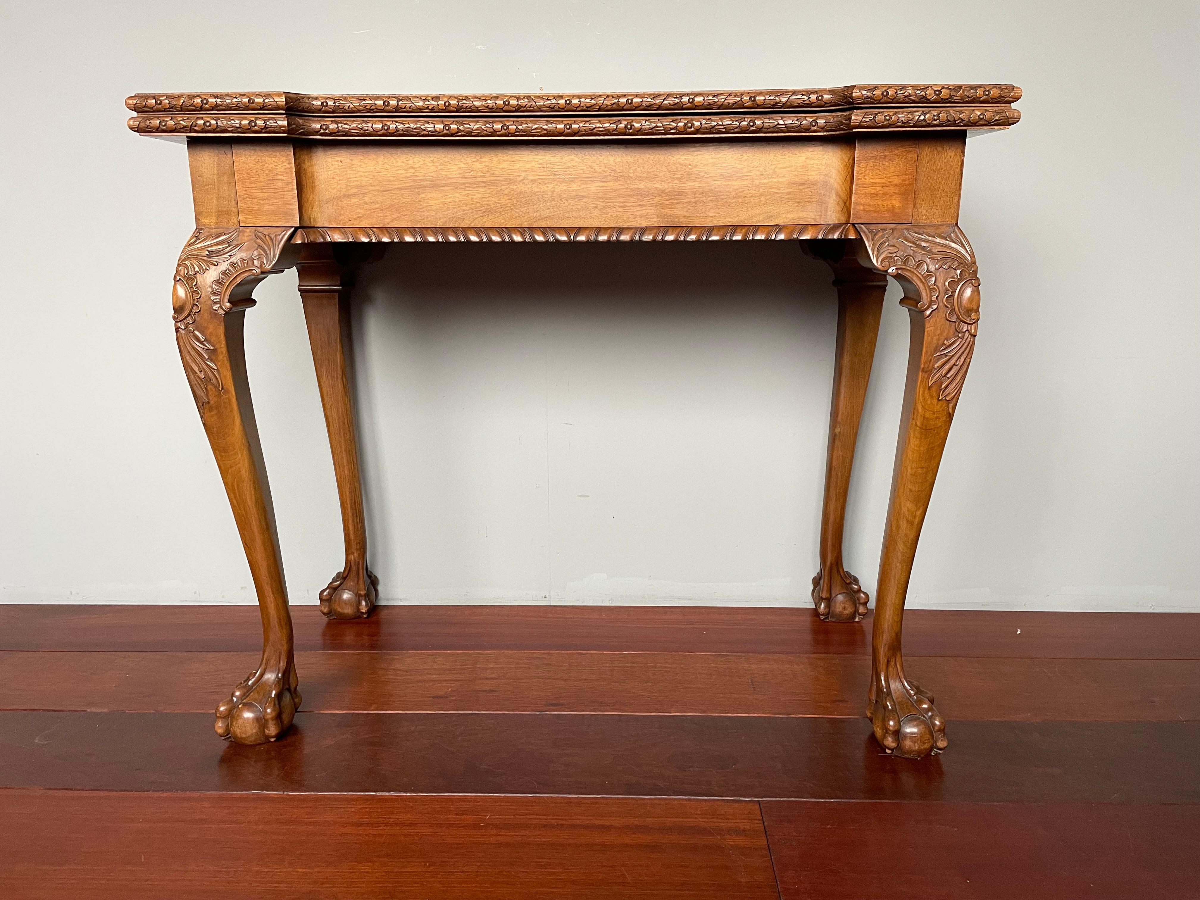 Amazing workmanship sidetable, also for unforgettable games of poker, bridge etc.

If you are looking for a beautiful sidetable to grace your living space then this all handcrafted specimen from the earliest years of the 20th century could be