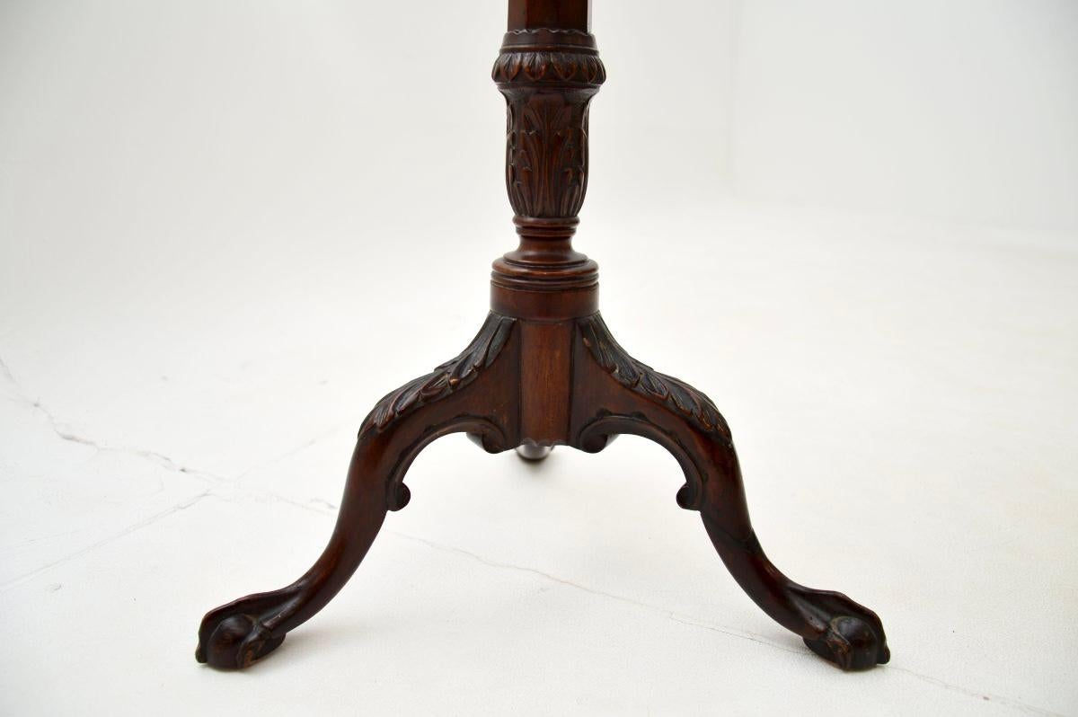 Legno Antico tavolino da salotto in stile Chippendale in vendita