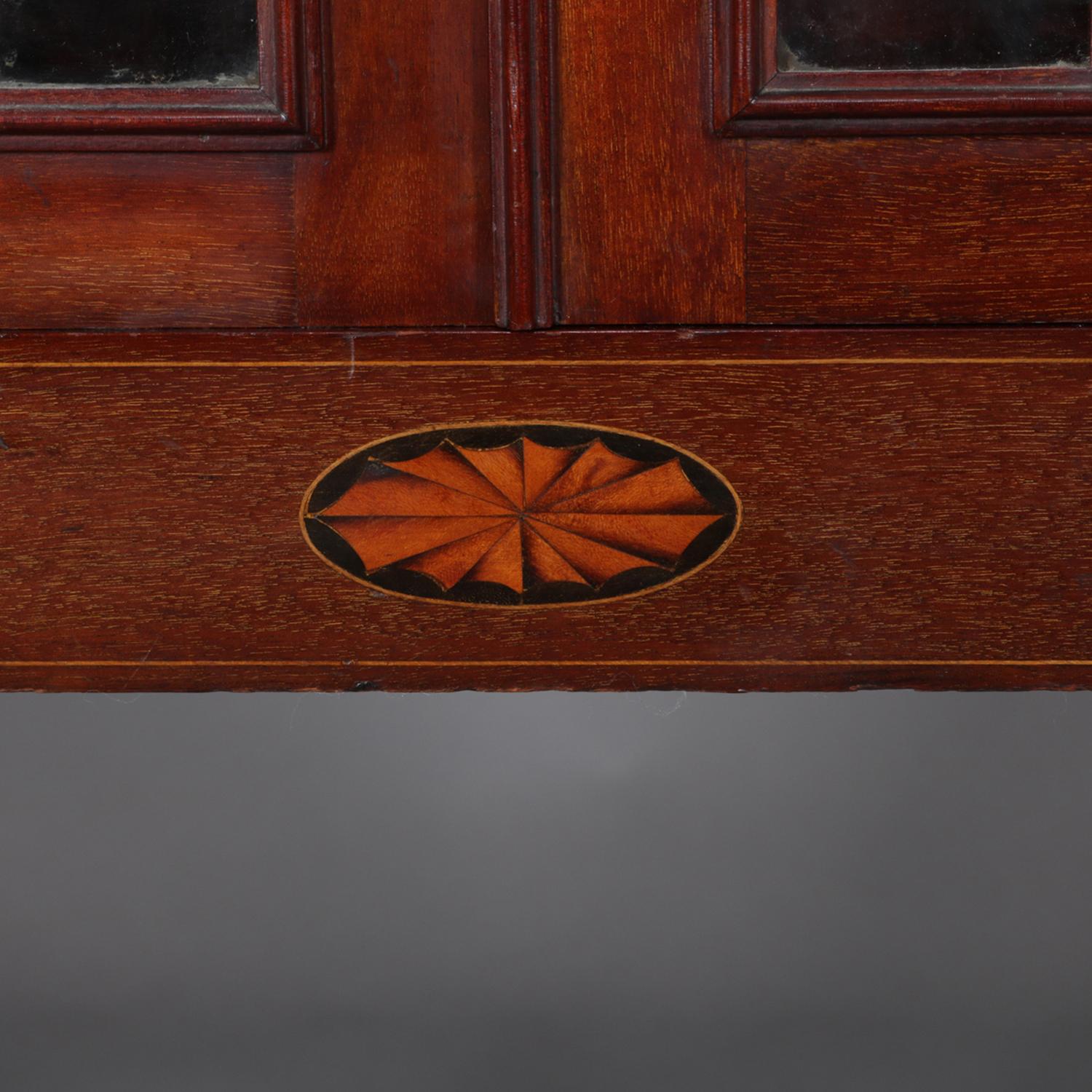 Antike Chippendale Stil Satinwood Intarsien Mahagoni China Display Cabinet im Zustand „Gut“ in Big Flats, NY