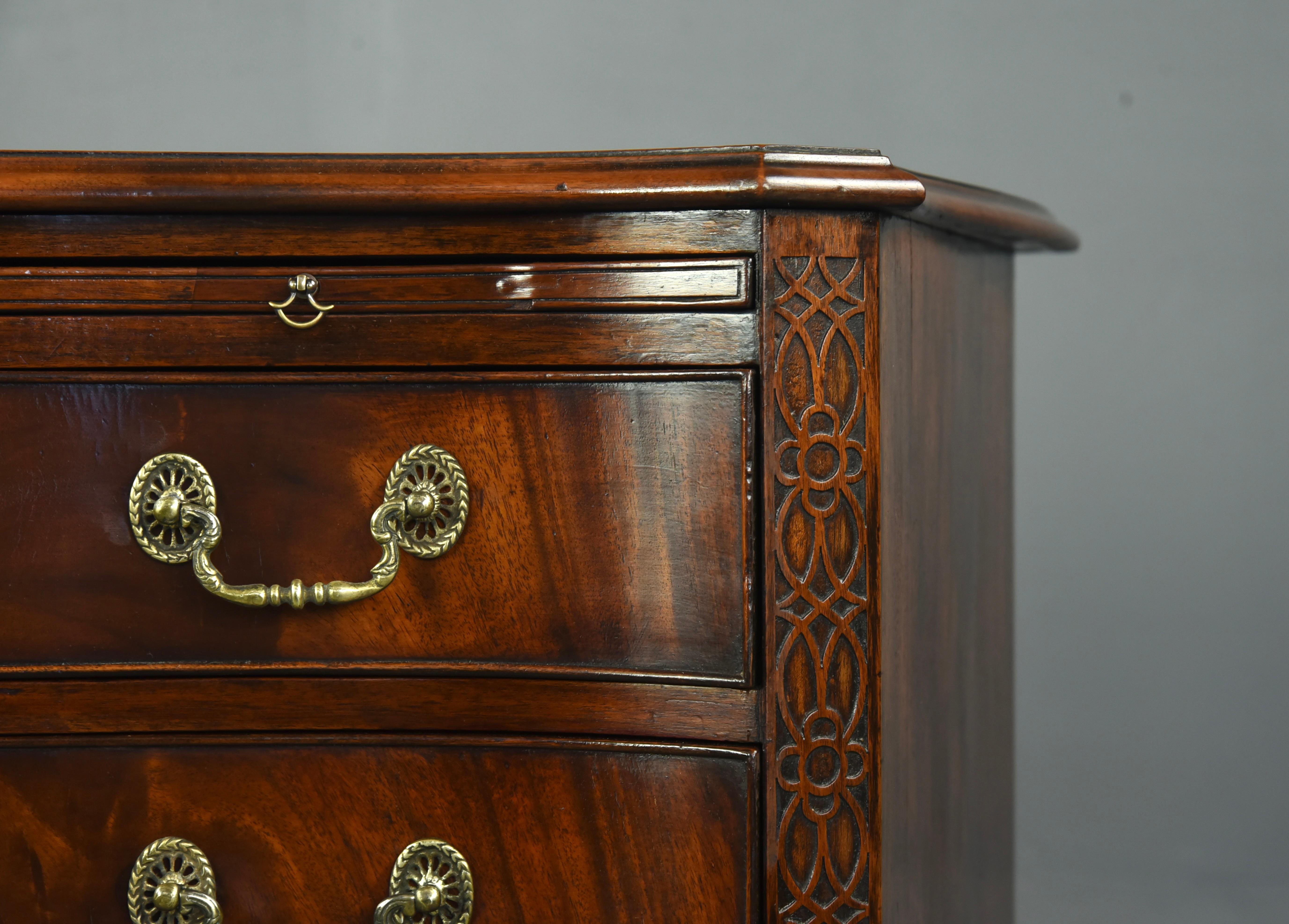 Mahogany Antique Chippendale Style Serpentine Chest of Drawers