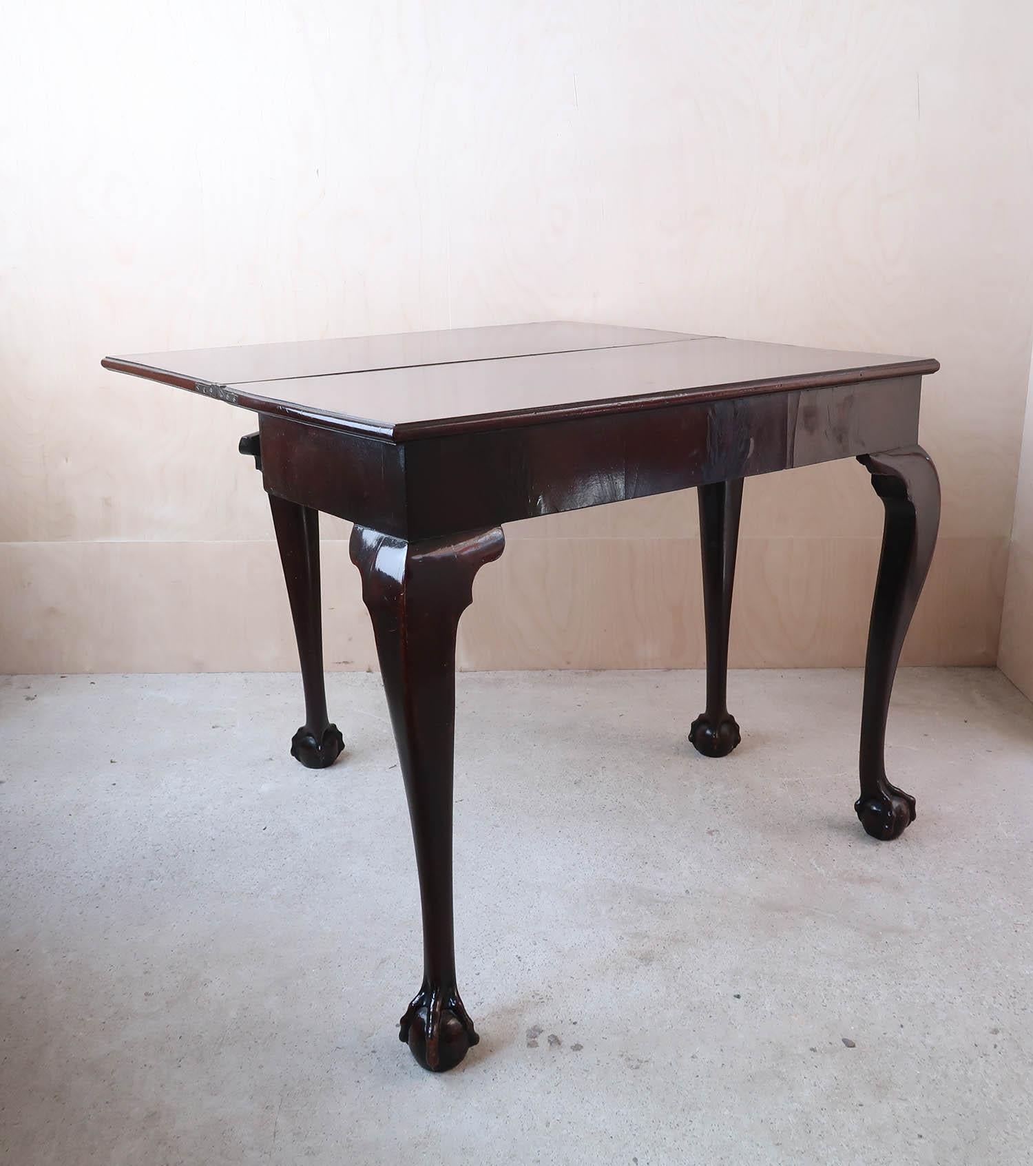 Antique Chippendale Style Side Table with Claw and Ball Feet, circa 1780 For Sale 4