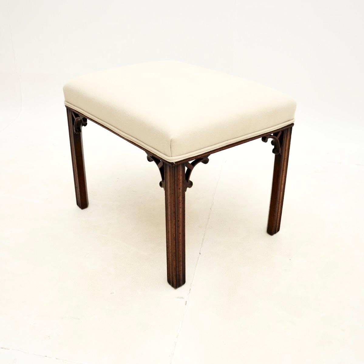 Britannique Tabouret ancien de style Chippendale en vente