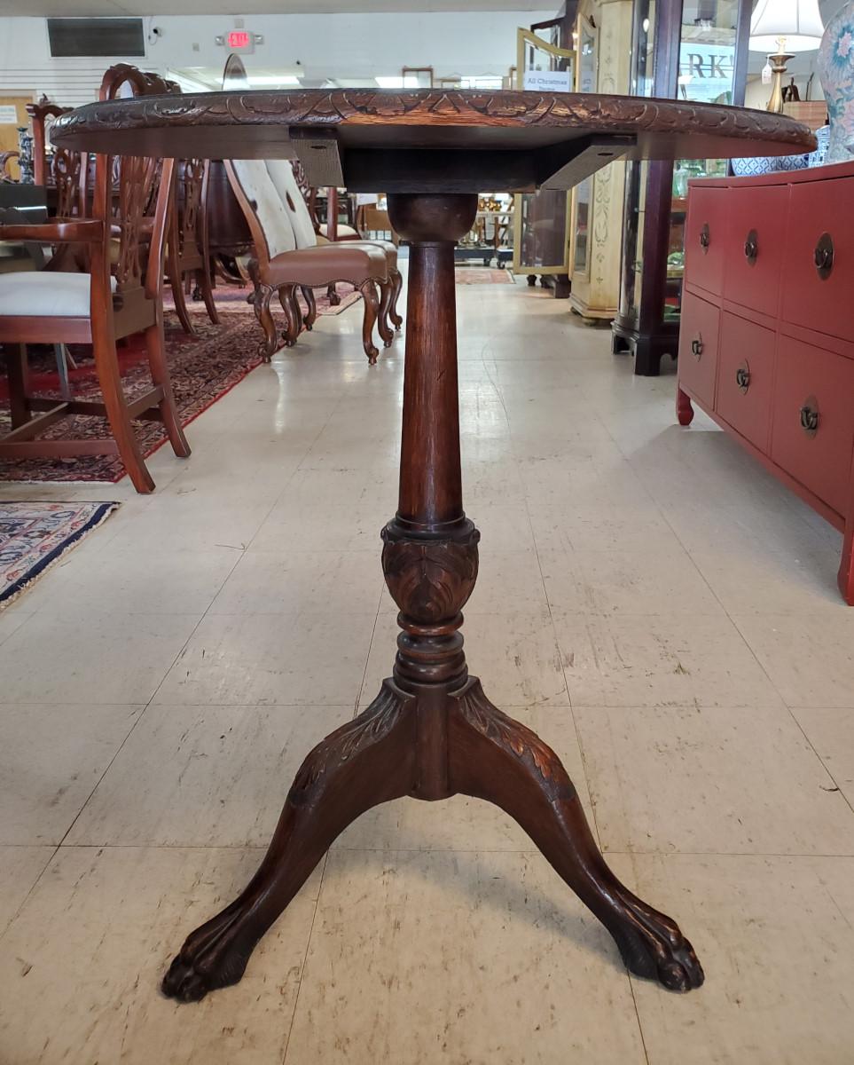 Antique Chippendale Style Tilt Top Table, 19th Century In Good Condition In Oakwood, GA