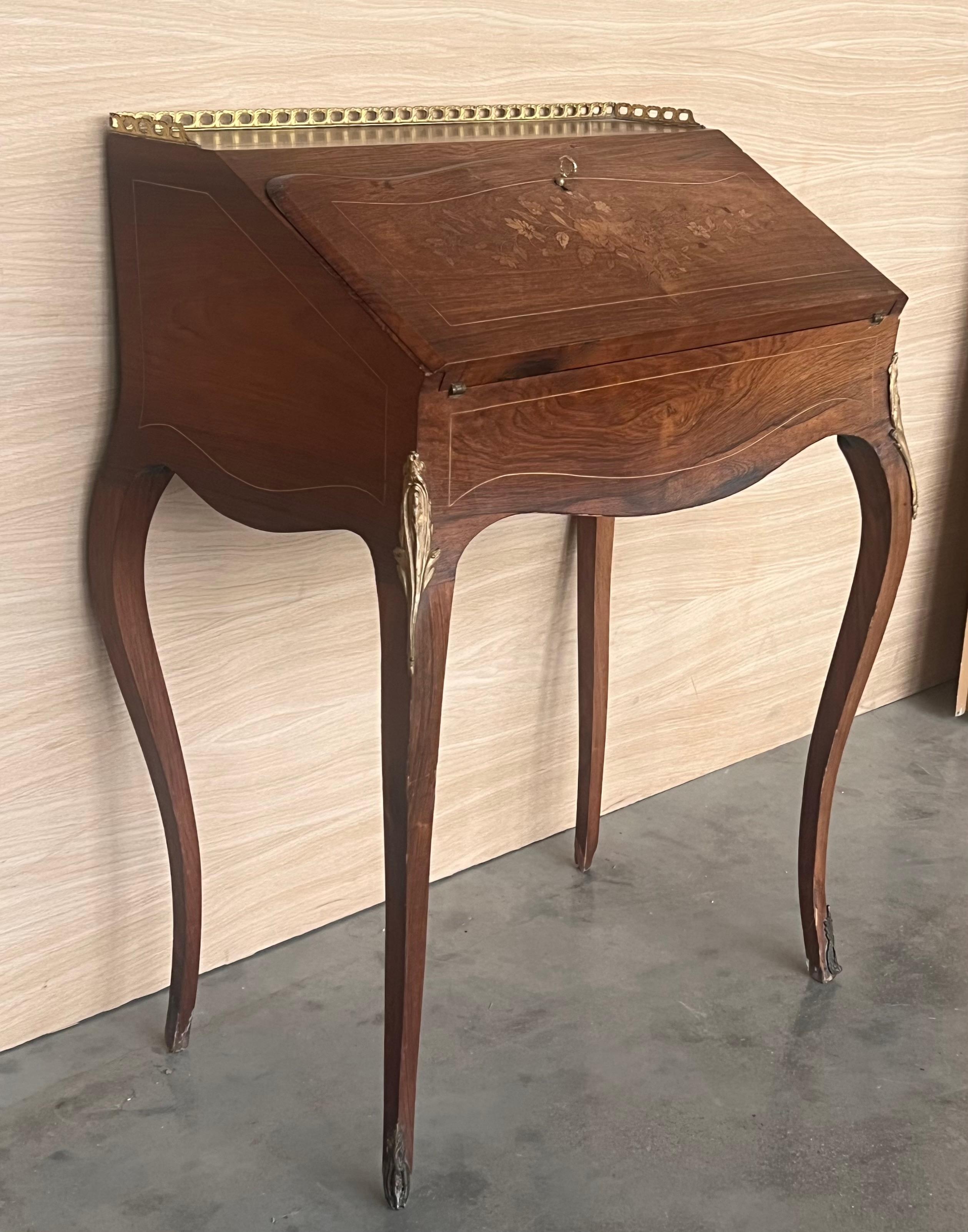Antique Chippendale Style Walnut Drop Front Secretary Ladies Writing Desk In Good Condition For Sale In Miami, FL