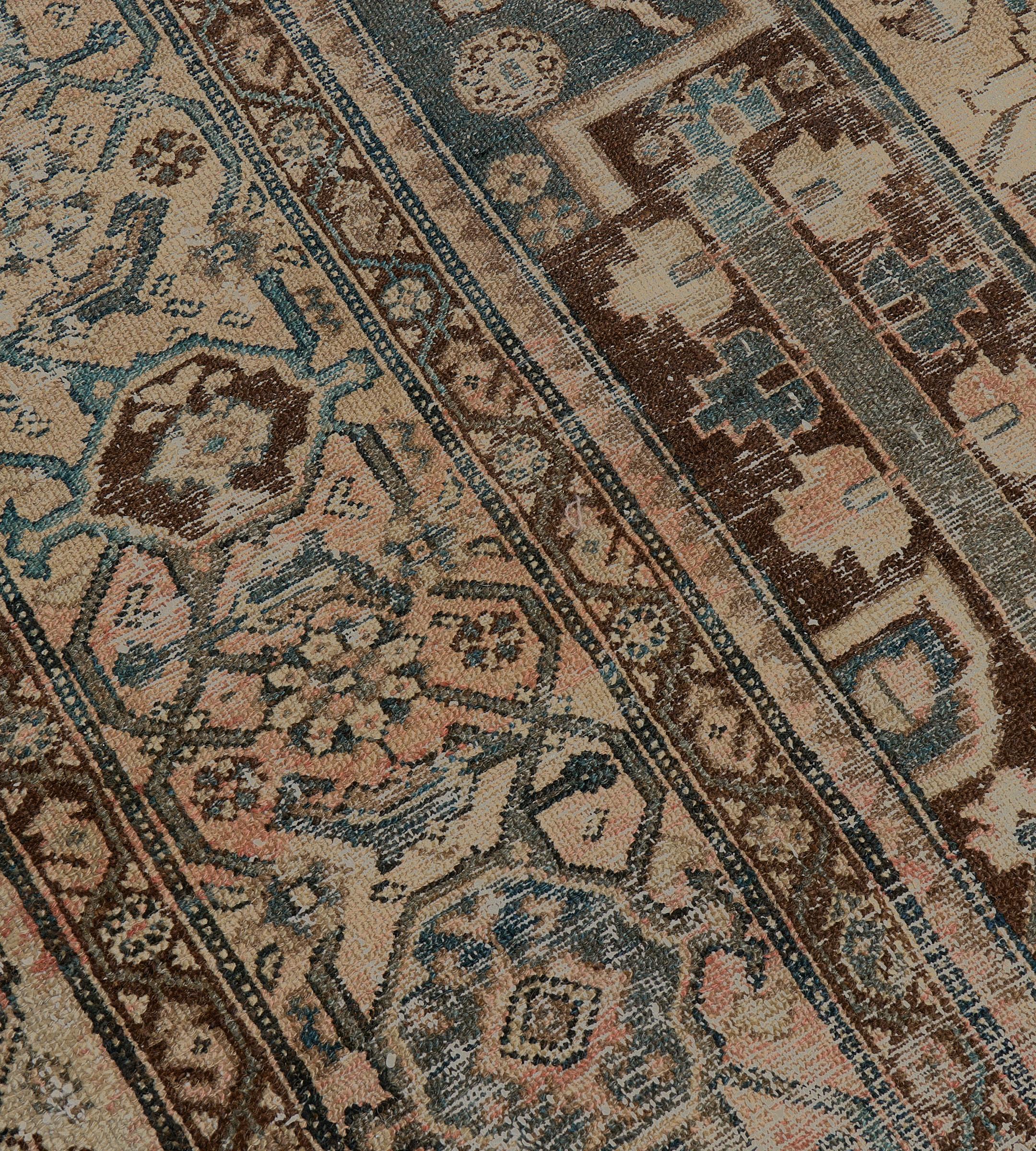 Alfombra Persa Malayer Tradicional Floral Marrón Chocolate Antigua en Bueno estado para la venta en West Hollywood, CA