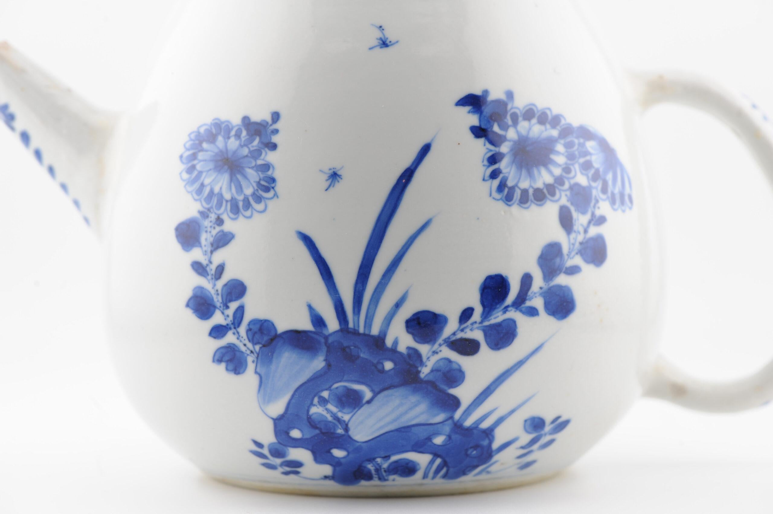 Antique Chongzhen / Shunzhi Period Chinese Porcelain Blue & White  TeaPot For Sale 11