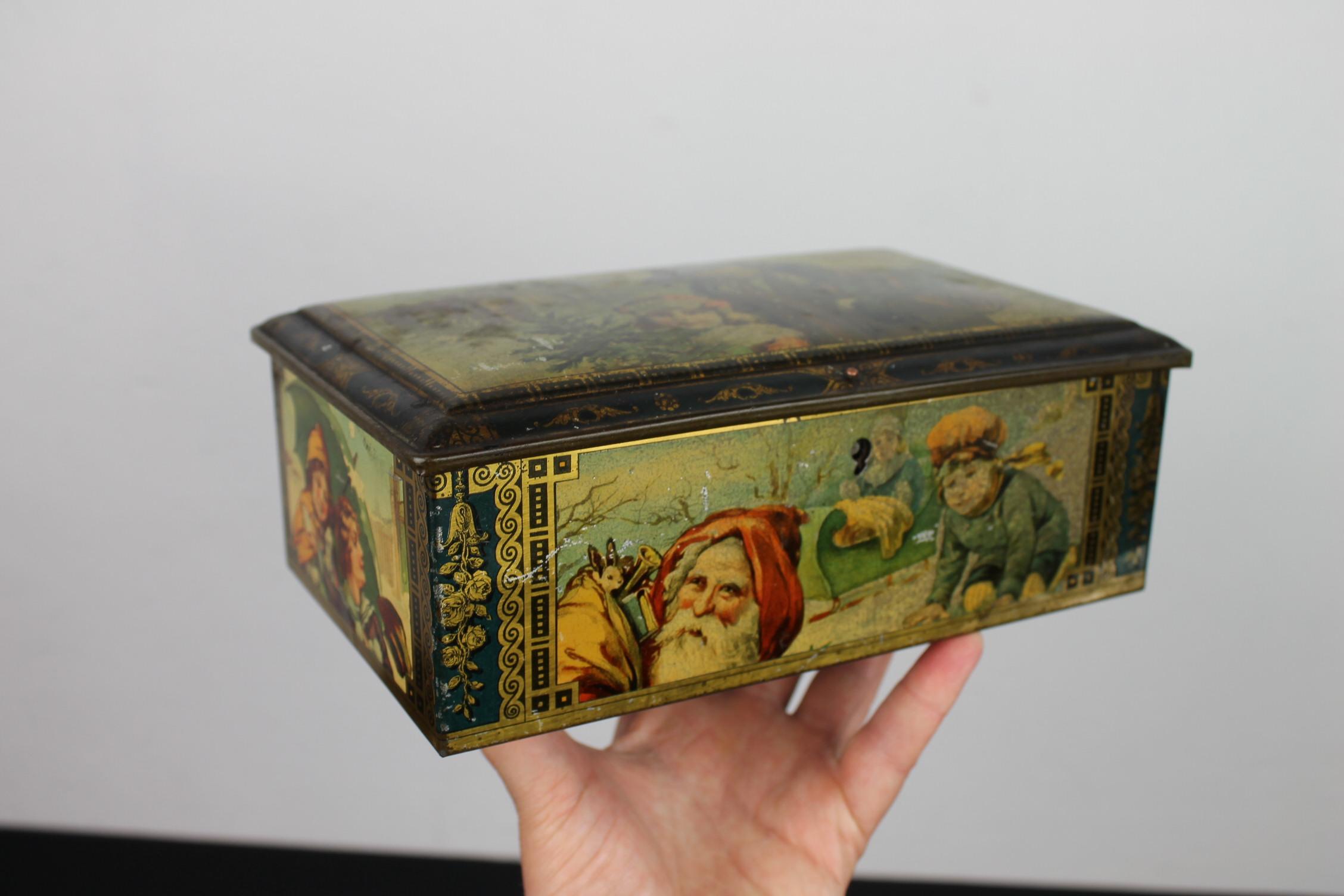 Antique Christmas Tin with Santa Claus For Sale 10
