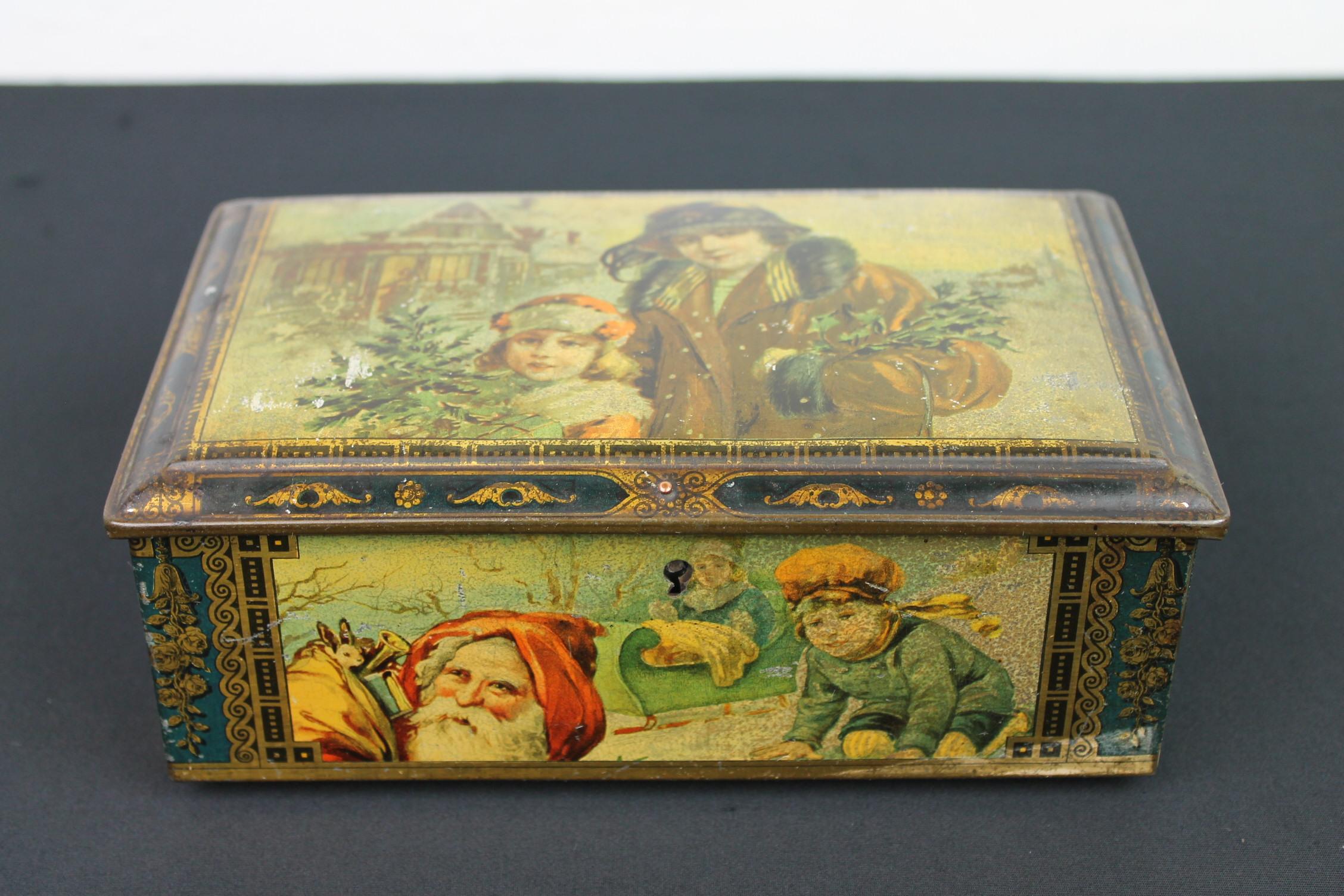 Antique Christmas Tin with Santa Claus   For Sale 11