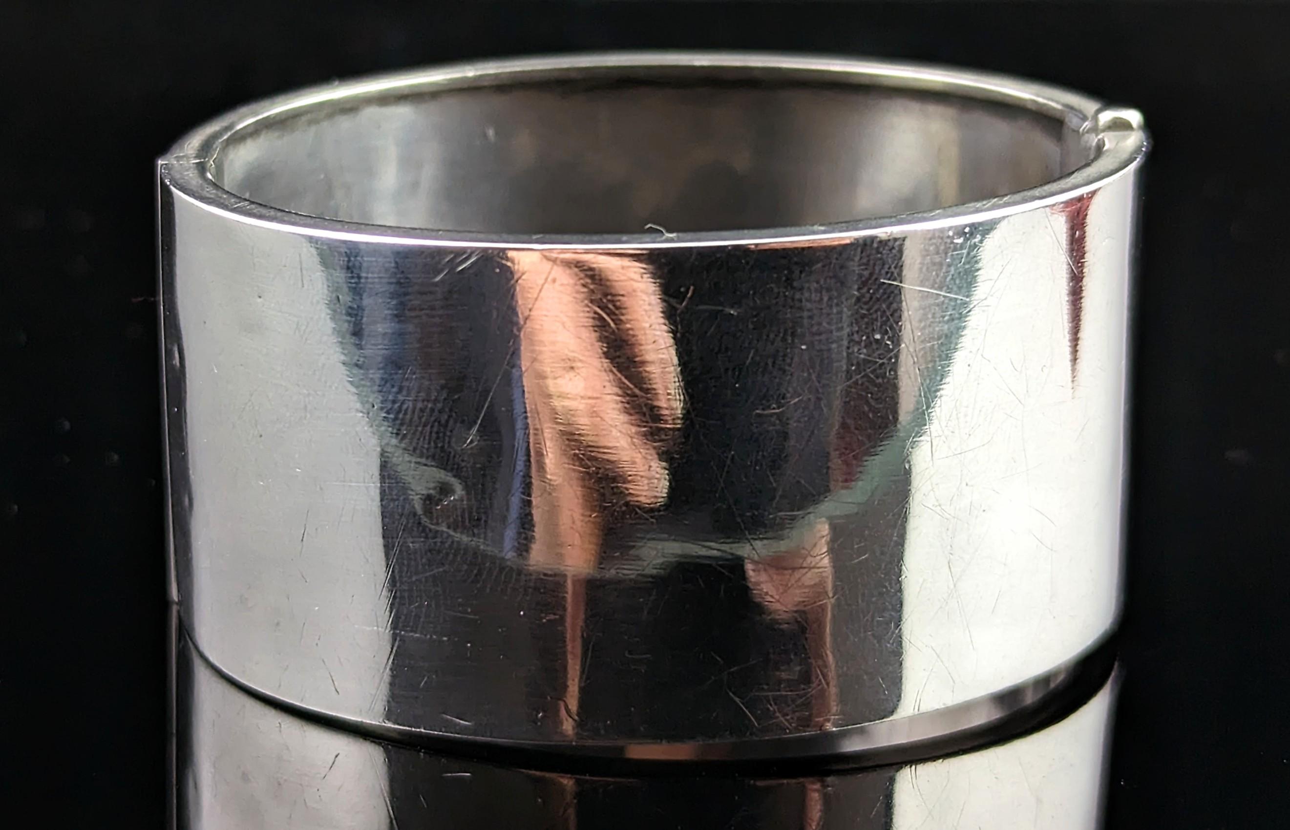 Antique Chunky silver cuff bangle, leaf engraved, Edwardian  For Sale 4
