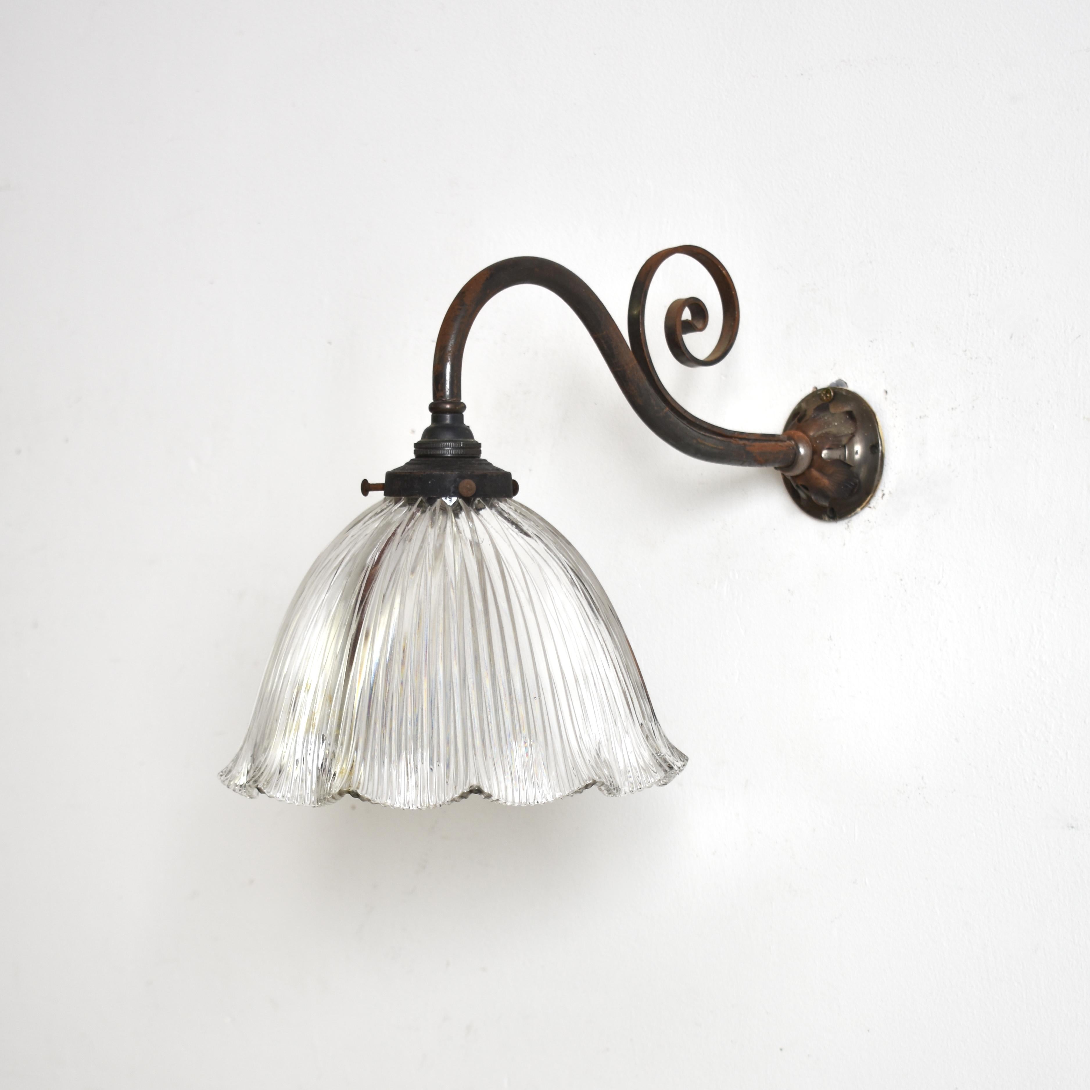 Antique Church Brass Wall Light By Holophane In Good Condition For Sale In Stockbridge, GB
