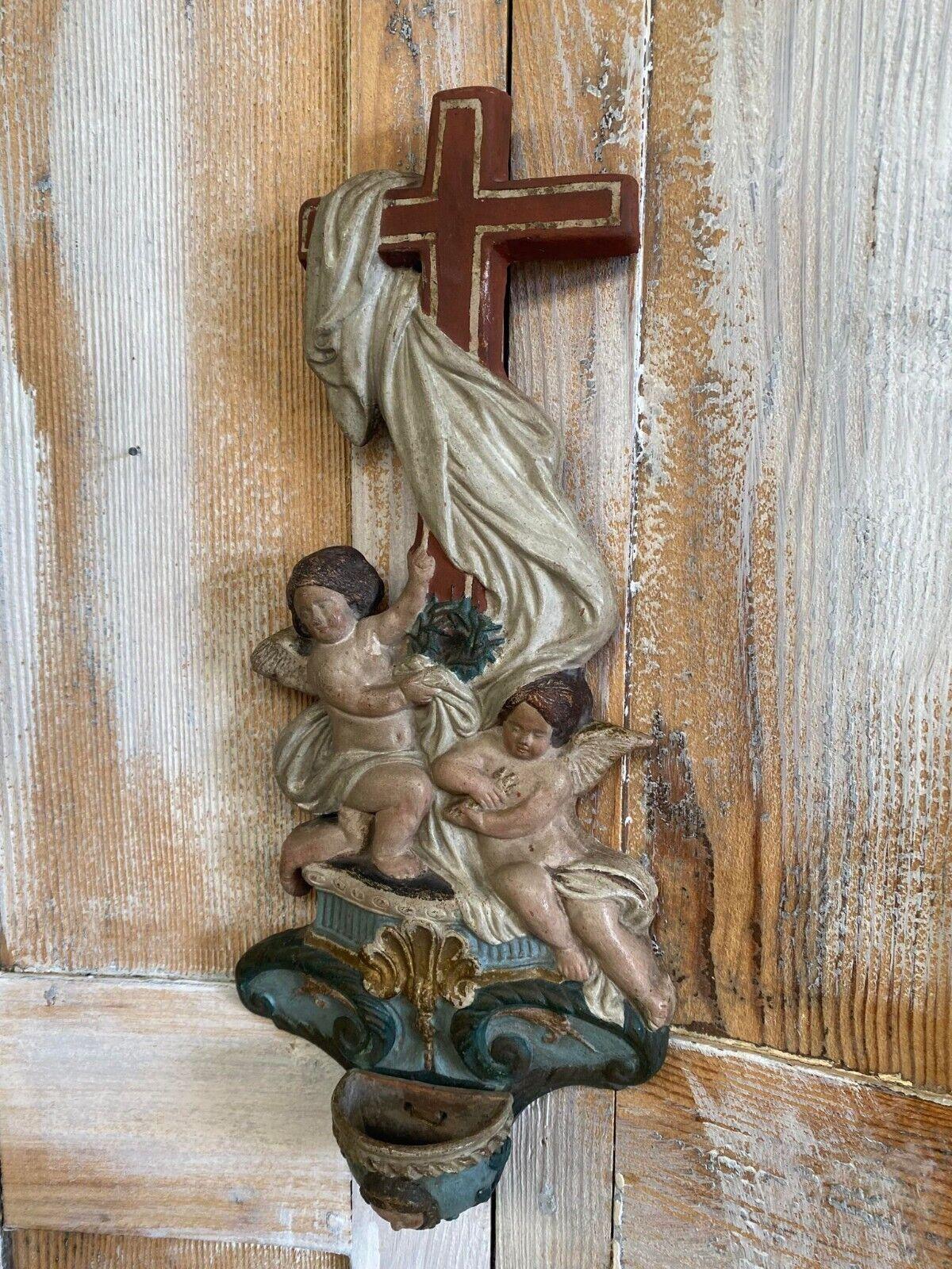 Néoclassique Antique Church's Sculpture Decorative Cross with Angels Bénitier en terre en vente