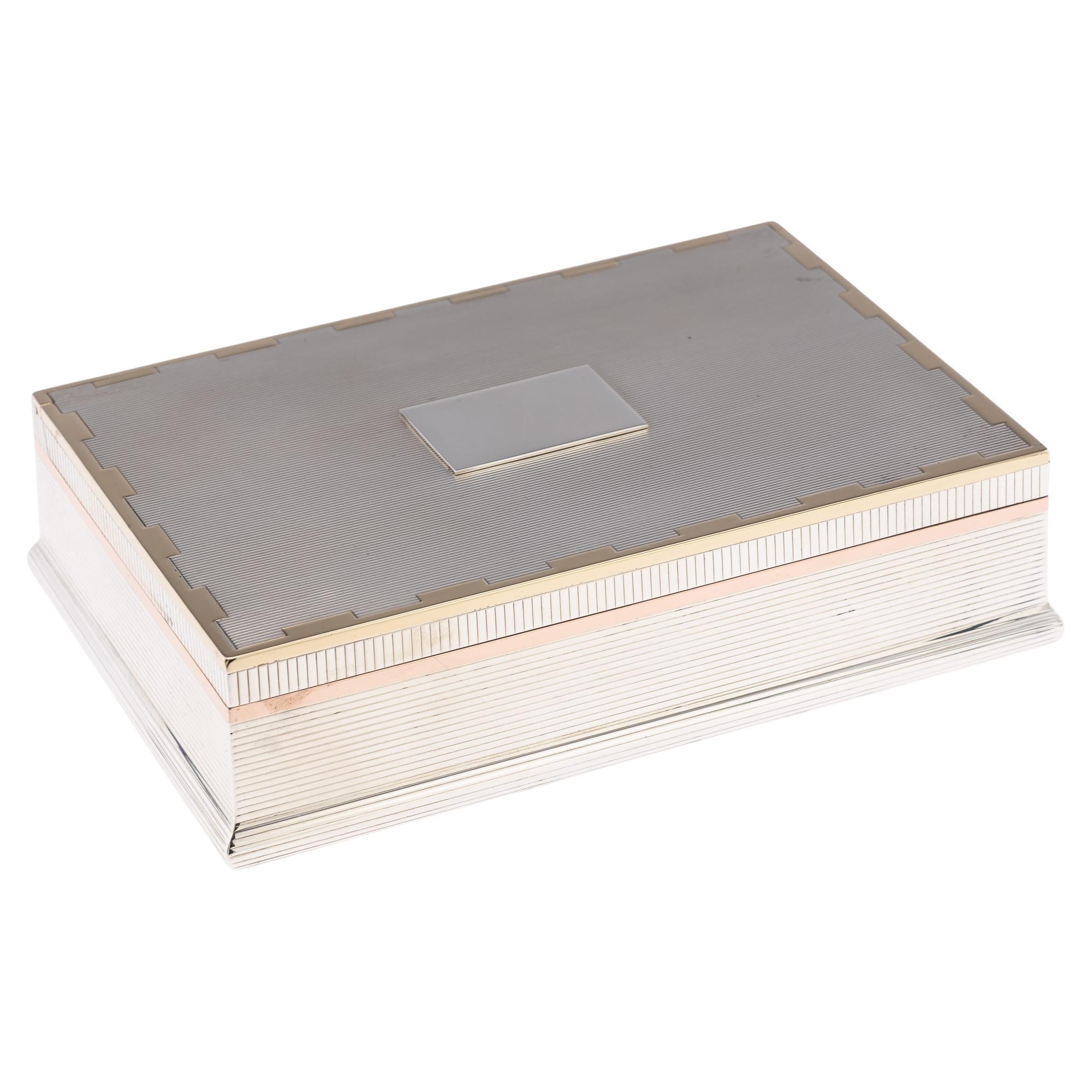 Antique Cigar Box by Asprey International, Solid Silver 
Gold, 1937 in vendita