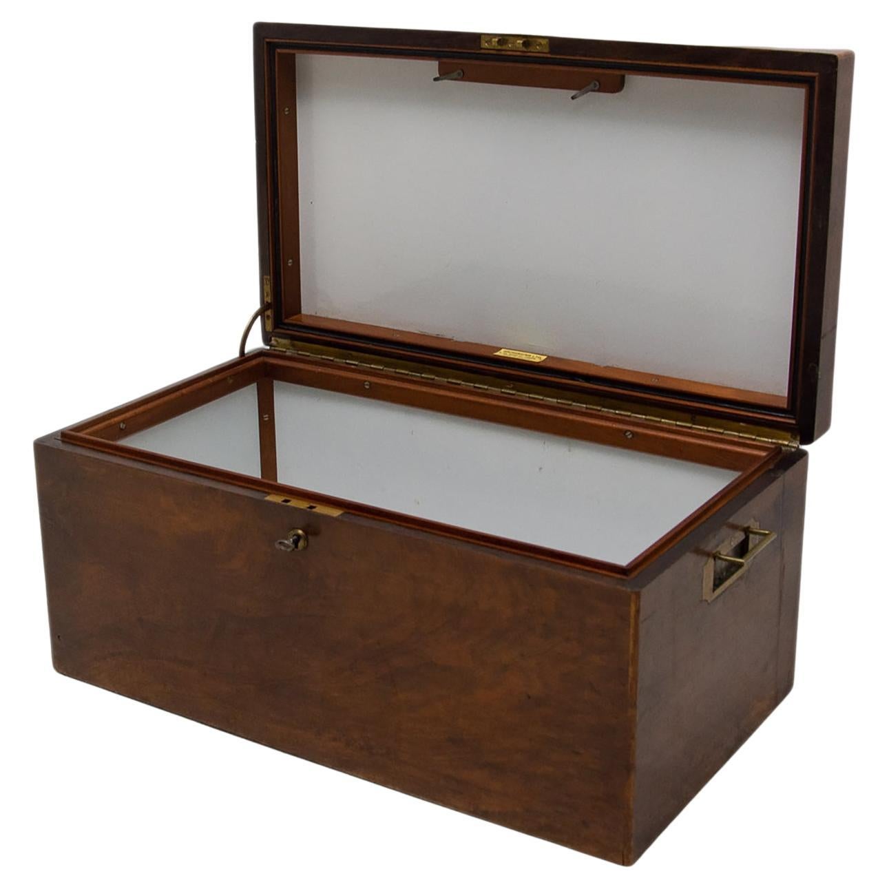 Modern English Wood Inlay 50Cigar Humidor at 1stDibs