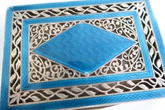 Boîte à cigarettes ancienne en argent et émail turquoise avec motif de nénuphar de la vallée