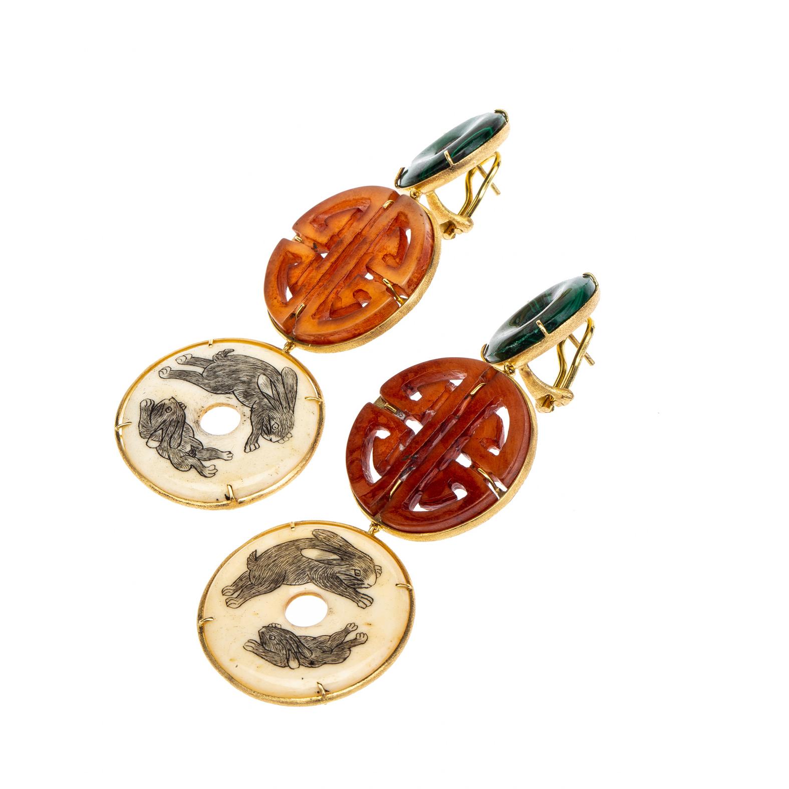 Antique Chinese Bi Carved Carnelian Malaquite 18 Karat Gold In New Condition For Sale In Milan, IT