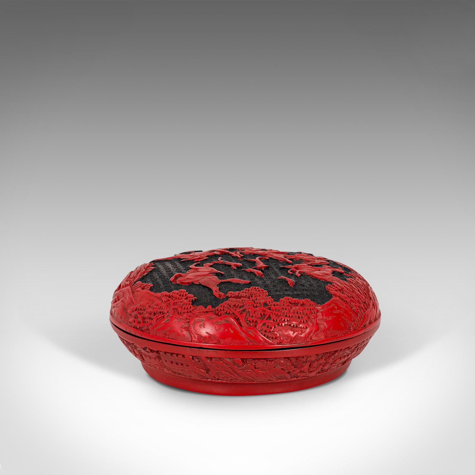 Antique Cinnabar Box, Chinese, Lacquer, Decorative Tray, Qing Dynasty circa 1900 In Good Condition In Hele, Devon, GB