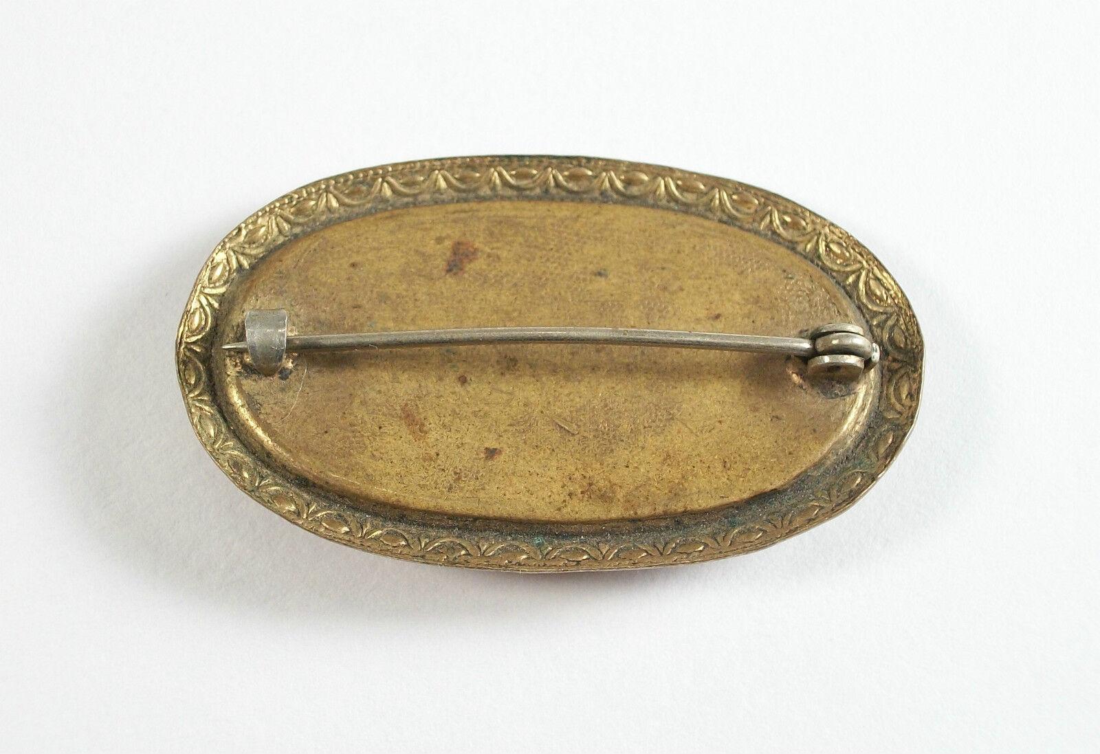 Broche / épingle ancienne en cinabre - garniture et dos en laiton repoussé - Chine - Circa 1920's en vente 5
