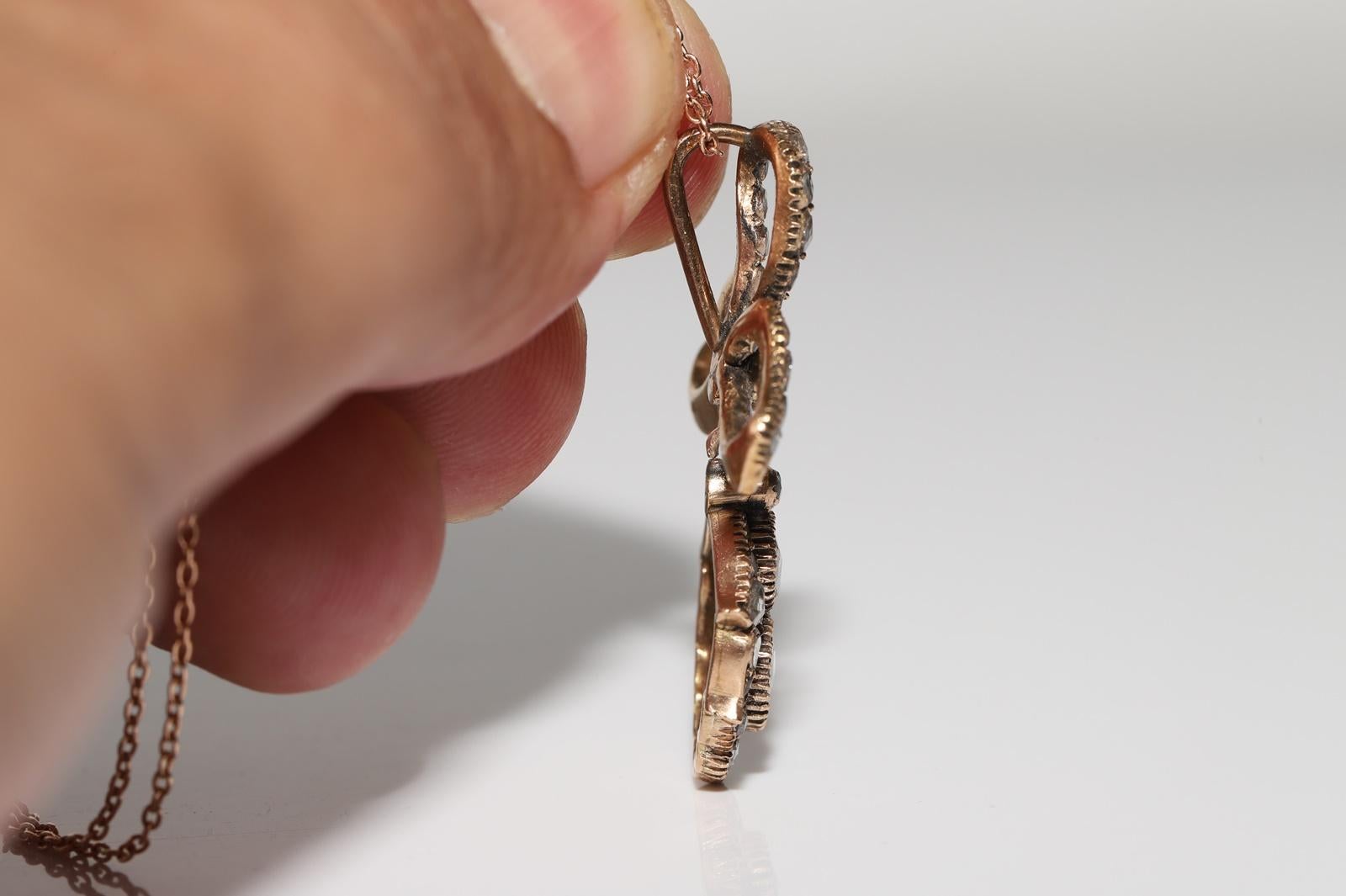 Collana con ciondolo di diamanti naturali taglio rosa in oro antico CIRCA 14 carati, realizzata a mano in vendita 5