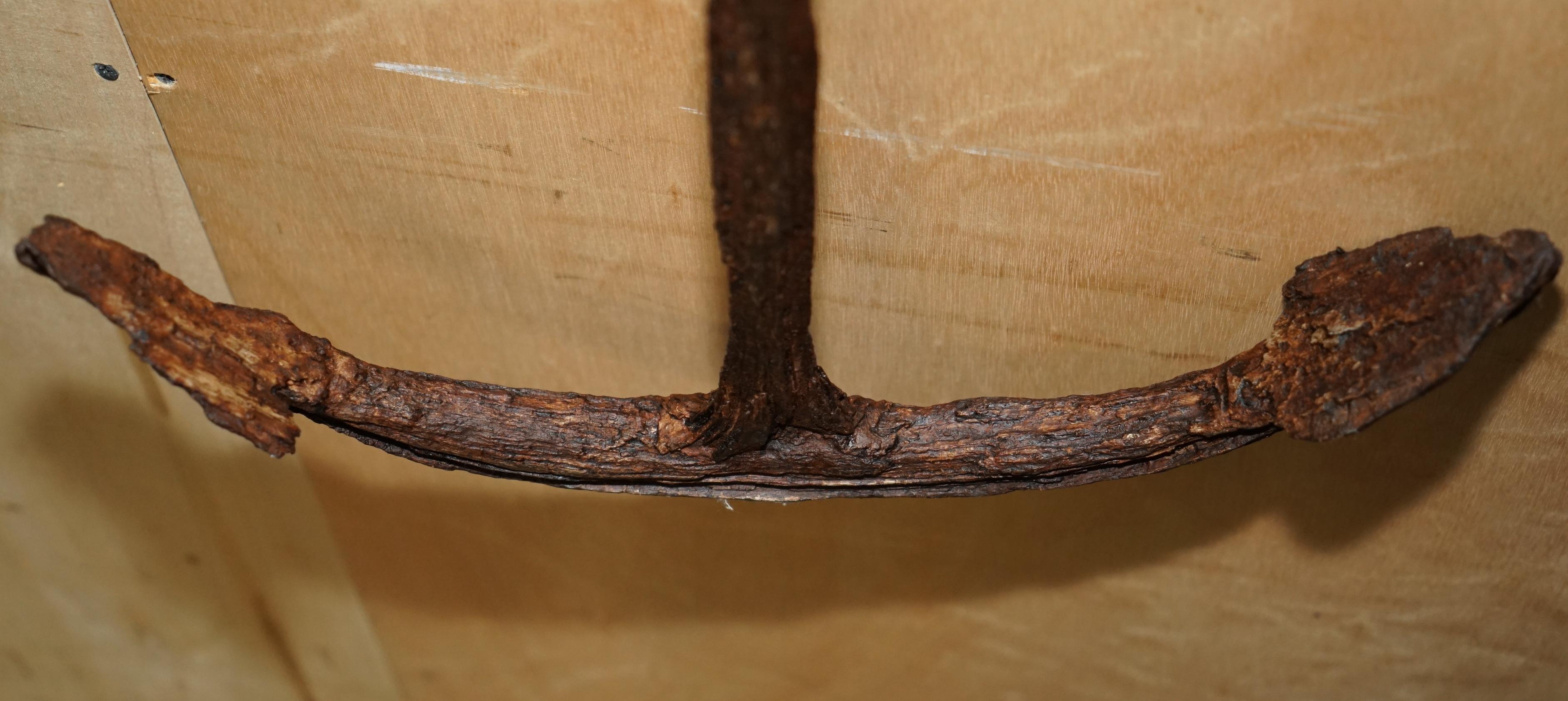 antigua ancla de barco inglesa de penanza circa 1640 original muy desgastada Carlos II en venta