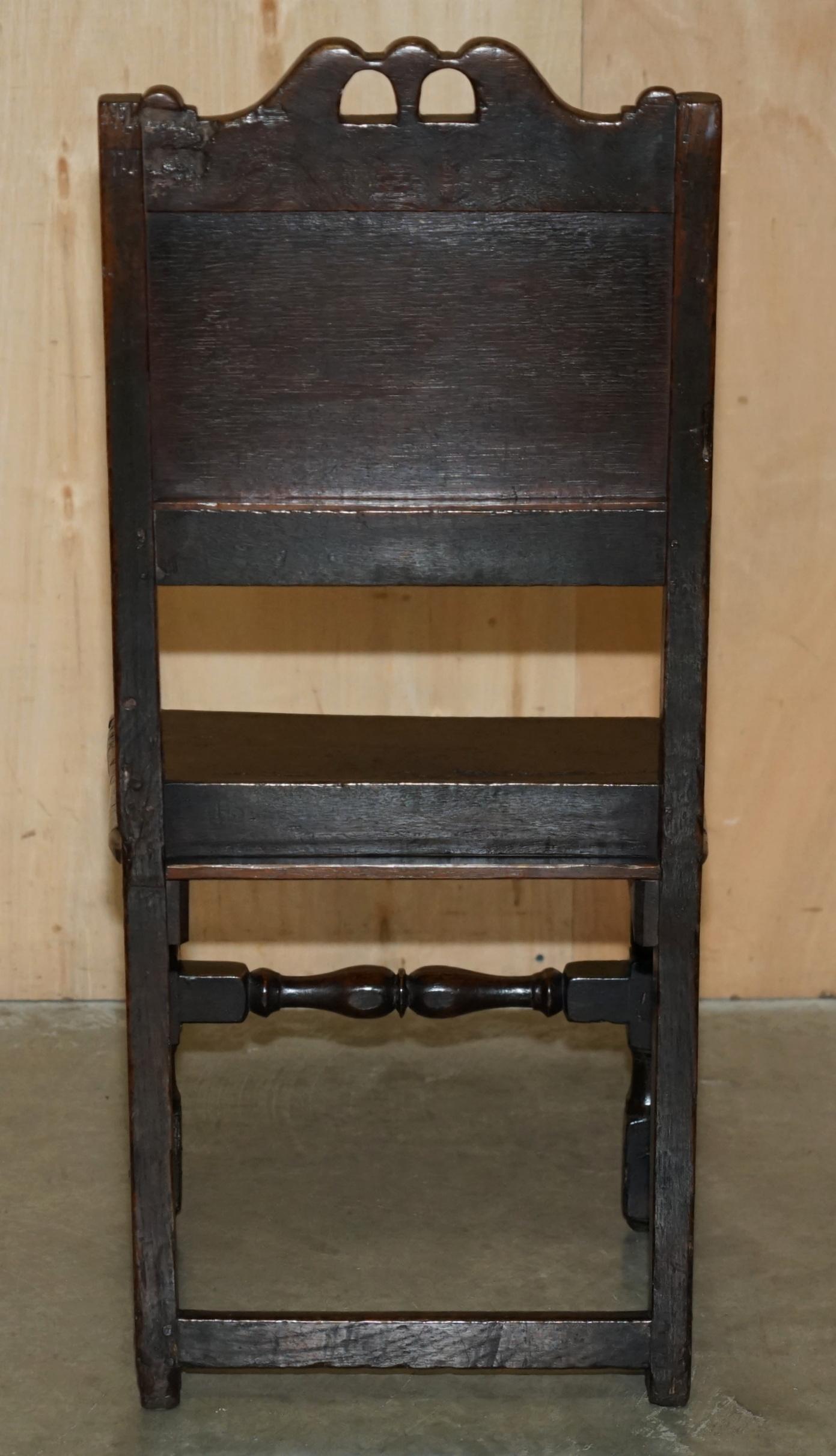 ANTIGUA SILLA OCCASiONAL DE ROBLE INGLÉS DEL SIGLO XVII CIRCA 1660-1680 CHARLES II en venta 2