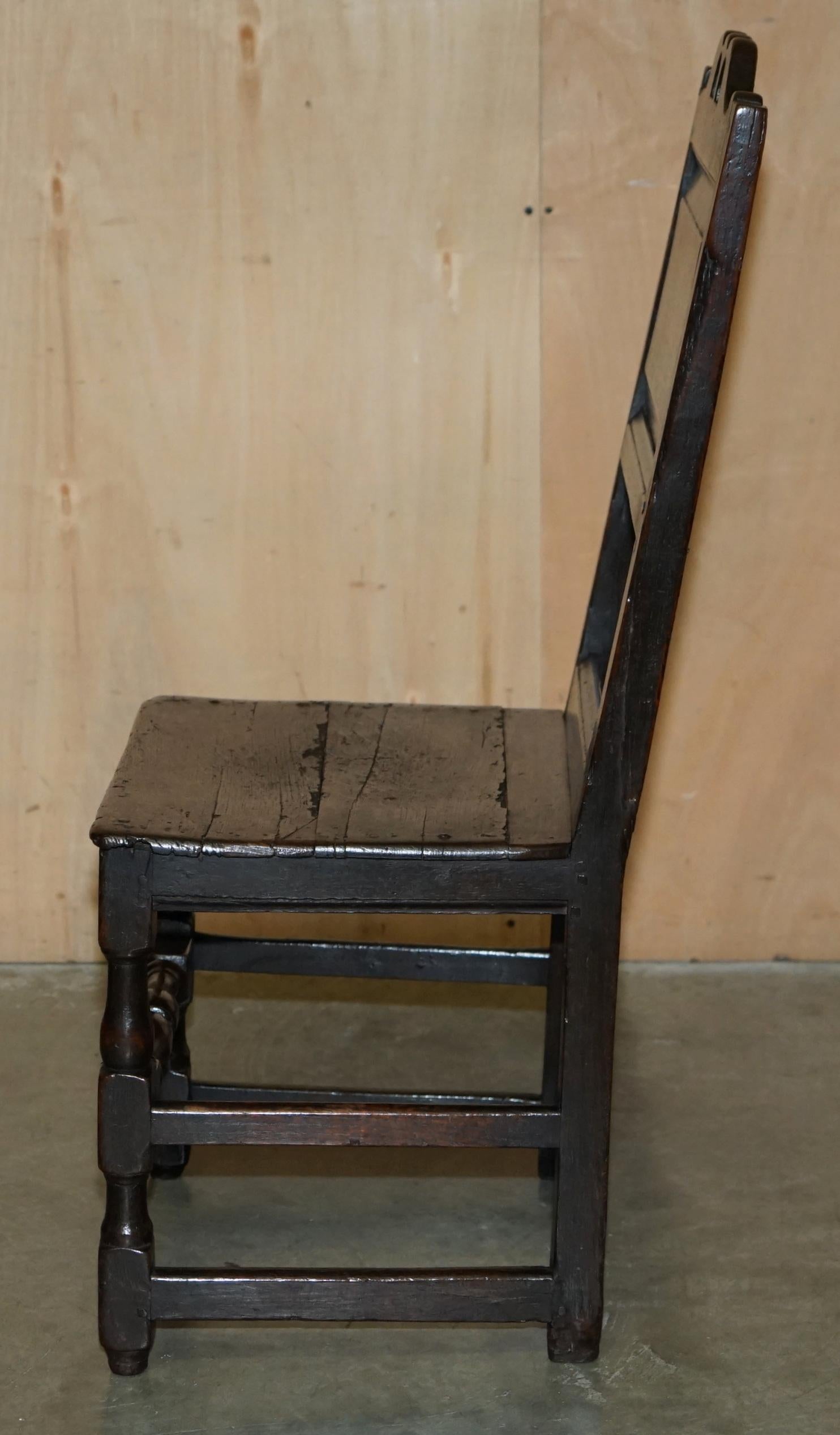 ANTIGUA SILLA OCCASiONAL DE ROBLE INGLÉS DEL SIGLO XVII CIRCA 1660-1680 CHARLES II en venta 5