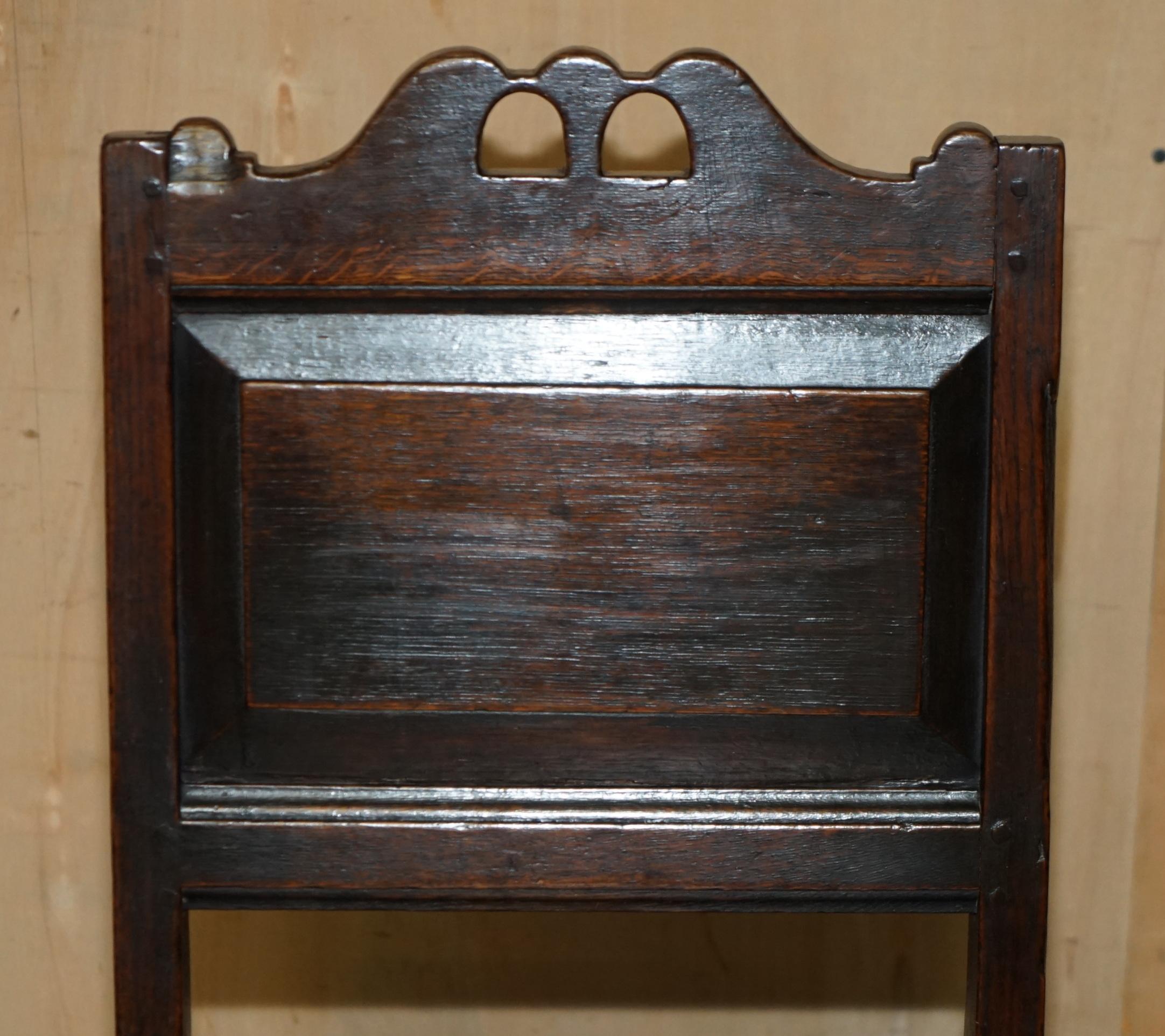 ANTIGUA SILLA OCCASiONAL DE ROBLE INGLÉS DEL SIGLO XVII CIRCA 1660-1680 CHARLES II Inglés en venta