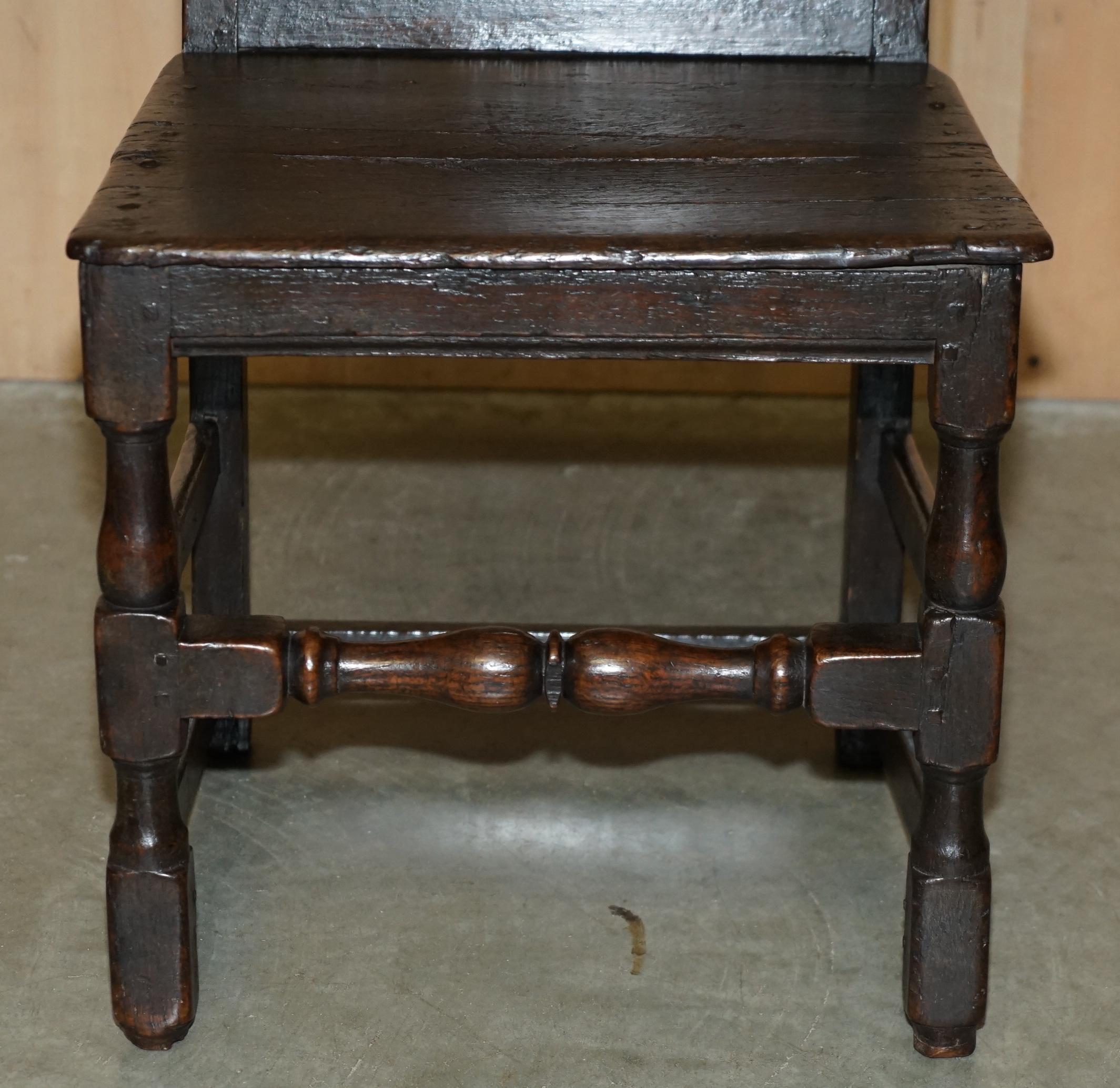 ANTIGUA SILLA OCCASiONAL DE ROBLE INGLÉS DEL SIGLO XVII CIRCA 1660-1680 CHARLES II mediados del siglo XVII en venta