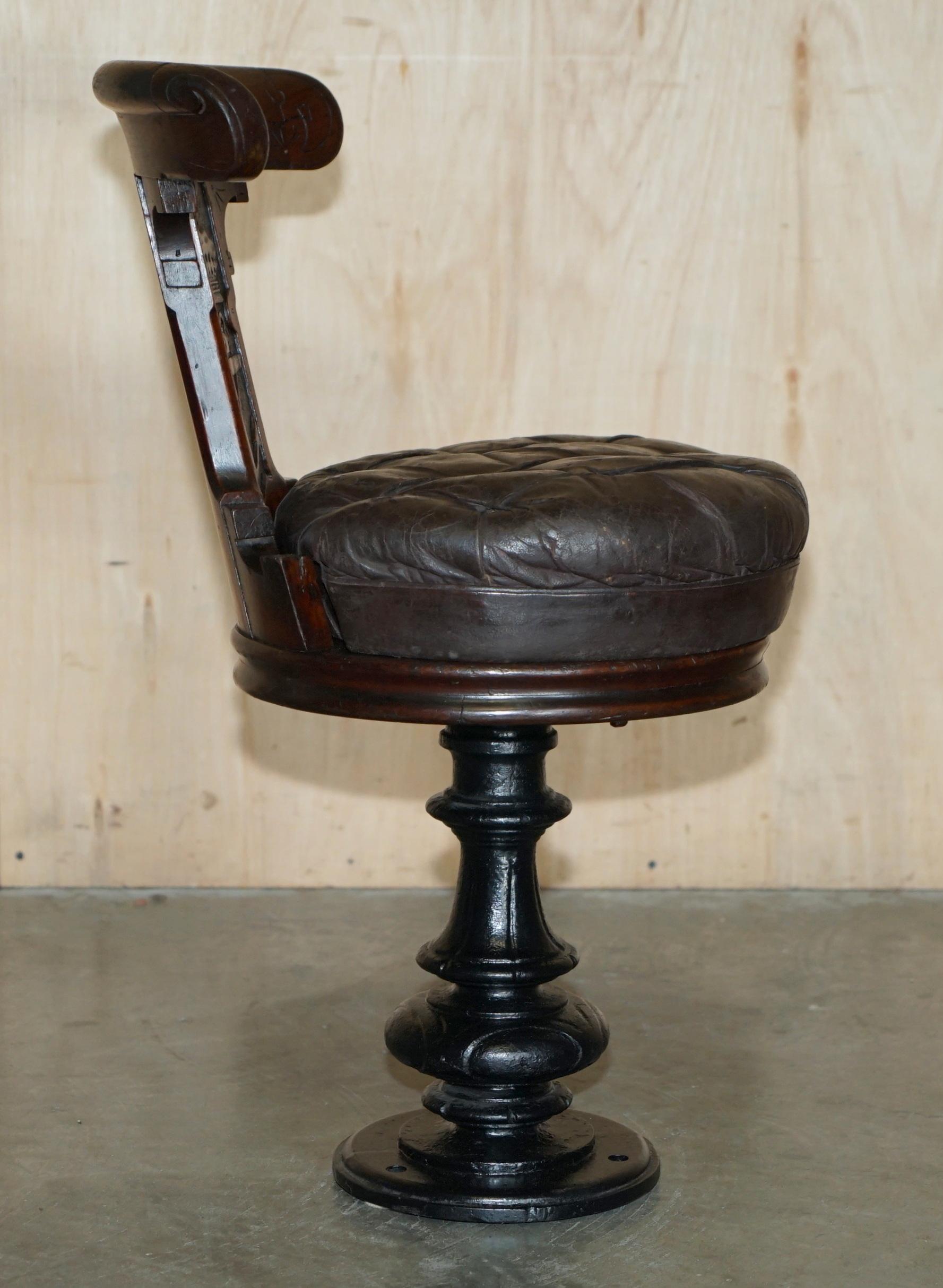 ANTIQUE CIRCA 1800 SHIPS CAPTAiNS CHAIR WITH ROYAL CROWN AND ANCHOR CARVED For Sale 4
