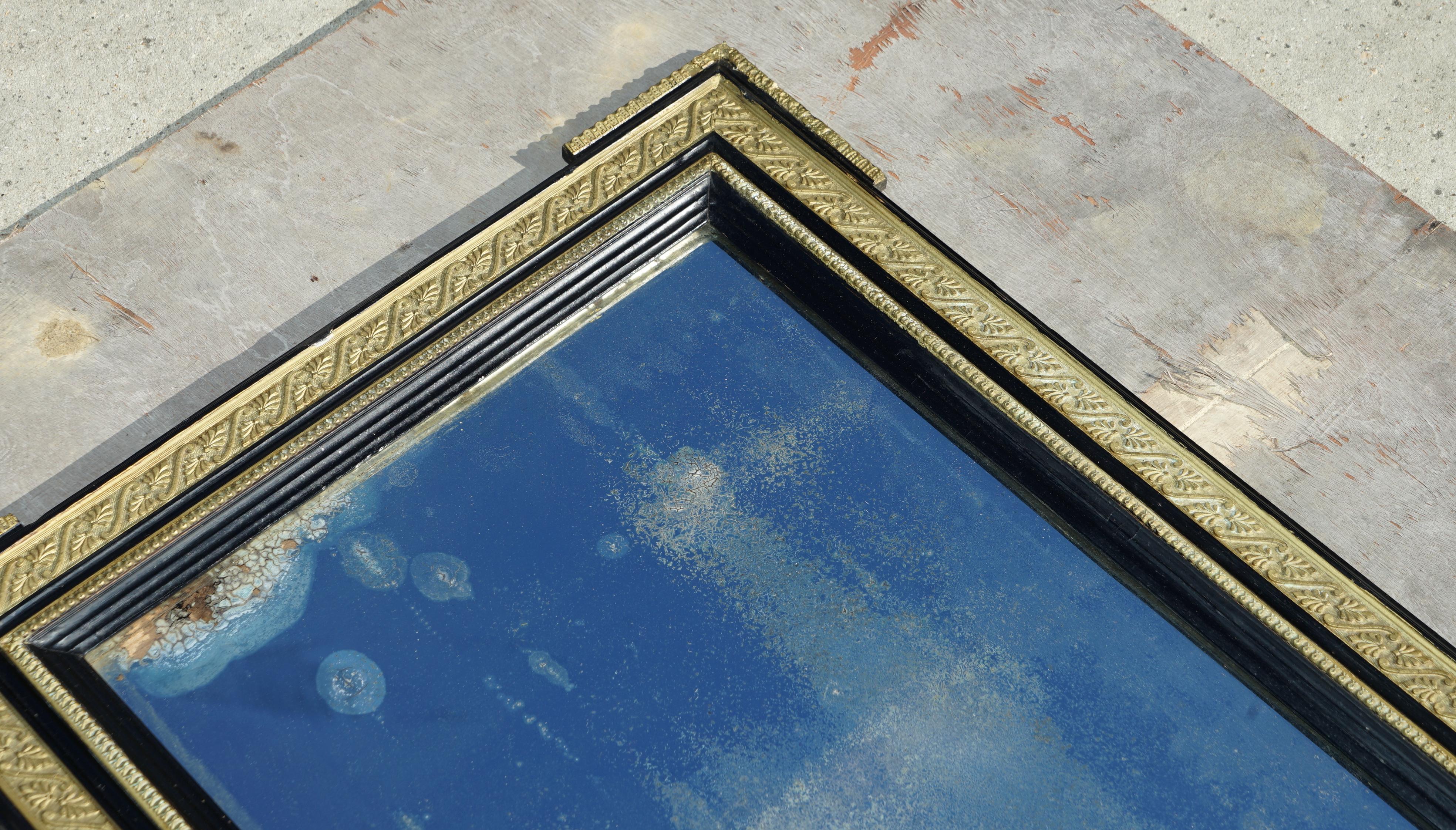 Hand-Crafted ANTIQUE CIRCA 1840 ITALIAN FOXED GLASS ORIGINAL PLATE MiRROR STUNNING GILT FRAME For Sale