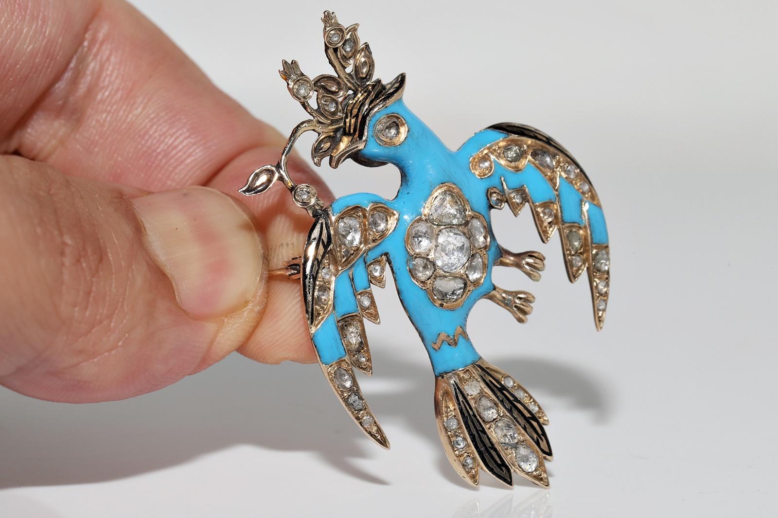 Women's Antique Circa 1840s 14k Gold Natural Rose Cut Diamond Enamel Bird Brooch For Sale