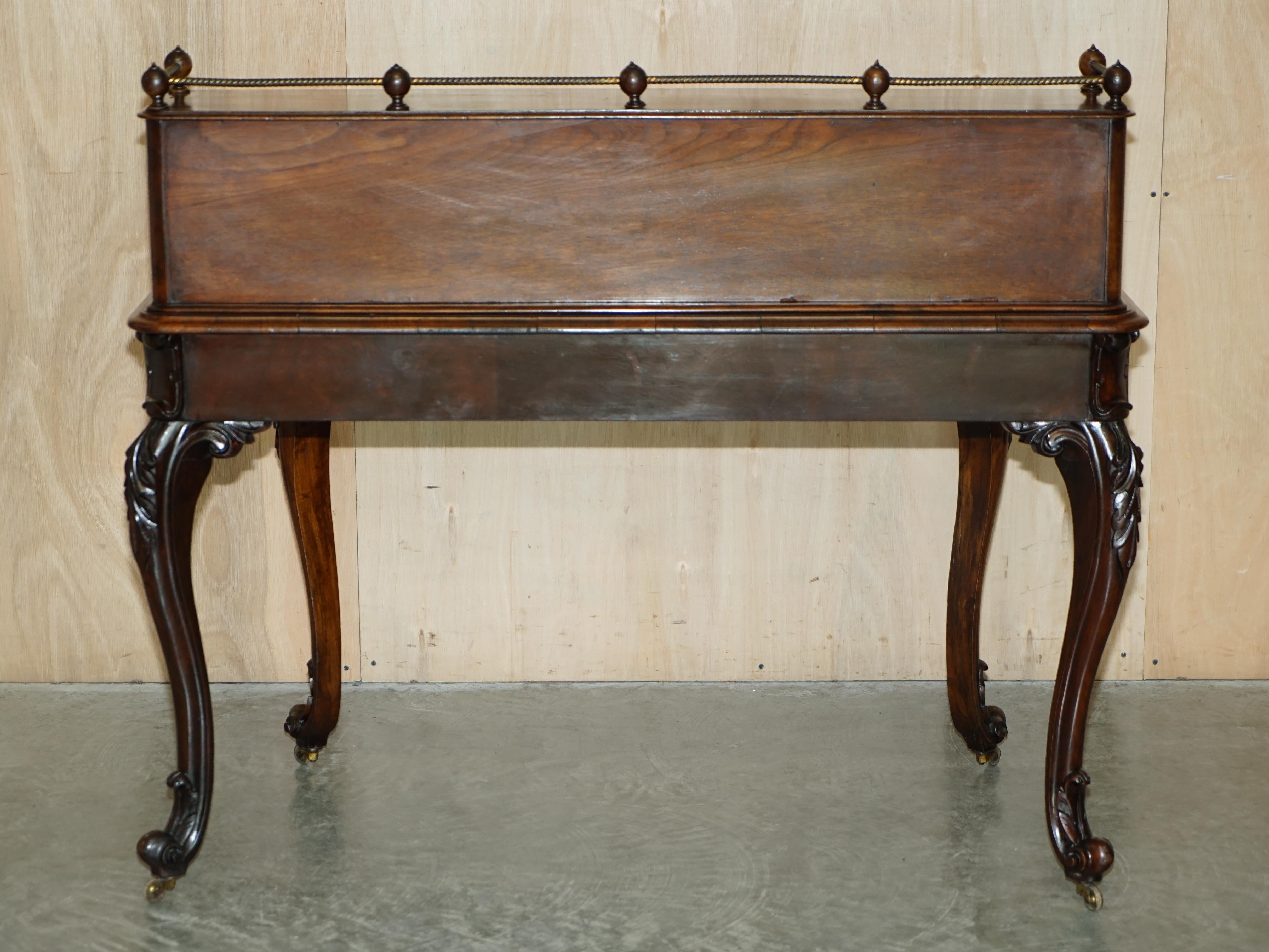 ANTIQUE DUBLIN OXBLOOD LEATHER DEMI LUNE GALLERY DESK DURCA 1850 en vente 10