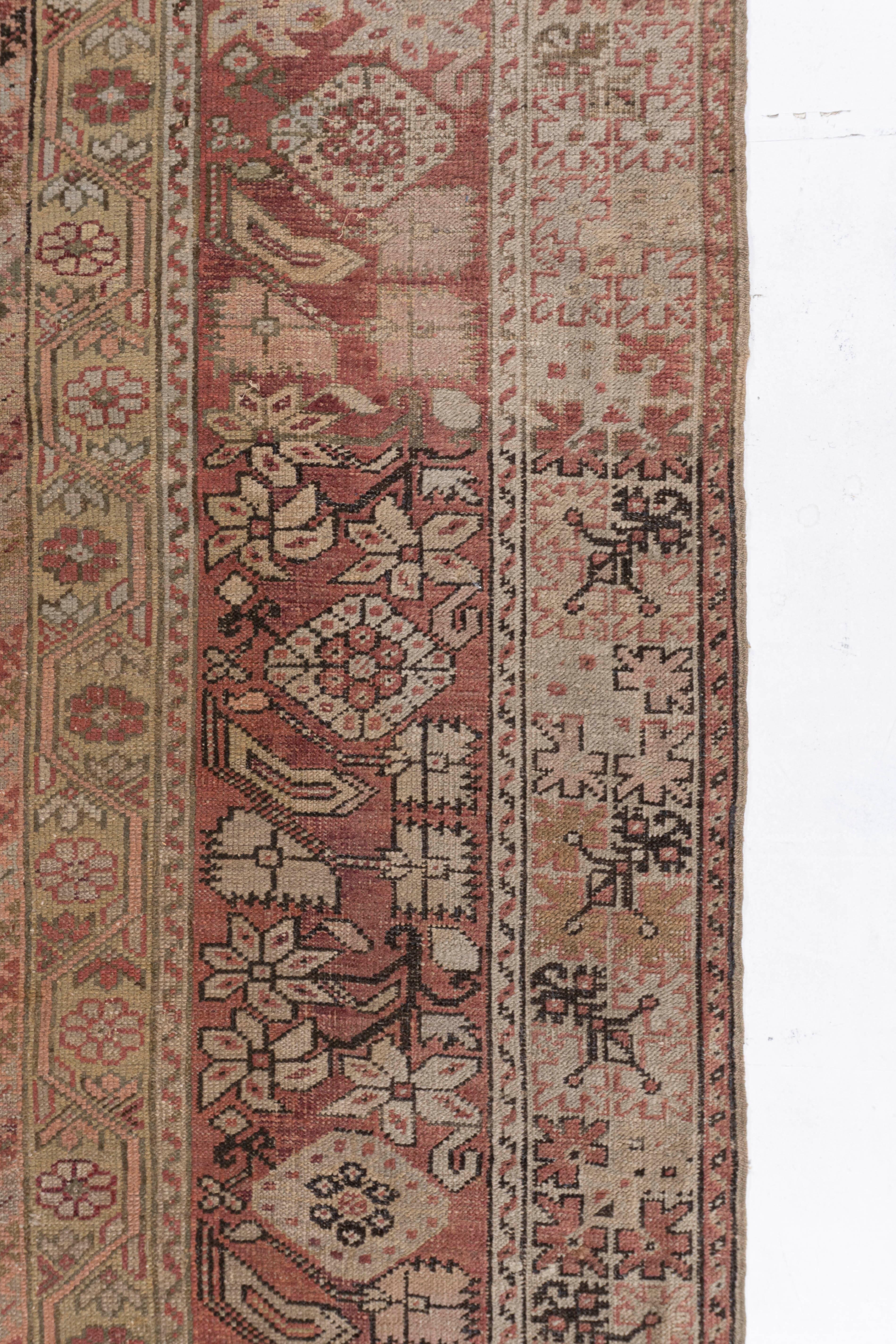 Antiker, handgeknüpfter, weicher, pfirsichfarbener, türkischer Ghiordes-Teppich aus der Zeit um 1870 13'8 X 17'7 im Zustand „Gut“ im Angebot in New York, NY