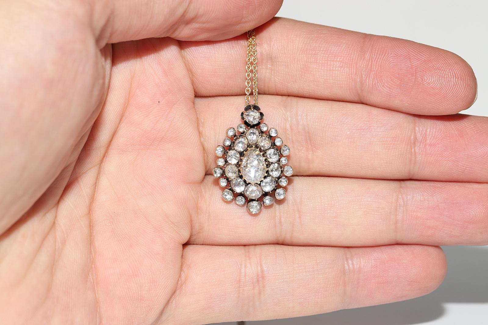 Antique datant des années 1870, or 14 carats, diamant naturel taille rose  Collier à pendentifs en forme de goutte en vente 3