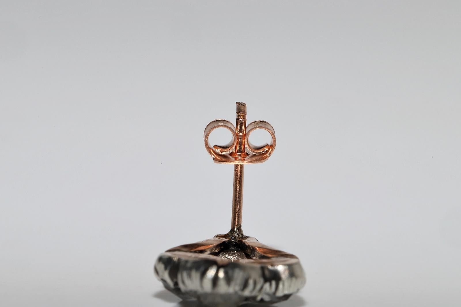 Antiker 14k Gold Top Silber Natürlicher Diamant Dekorierter Ohrring, um 1870er Jahre im Angebot 4