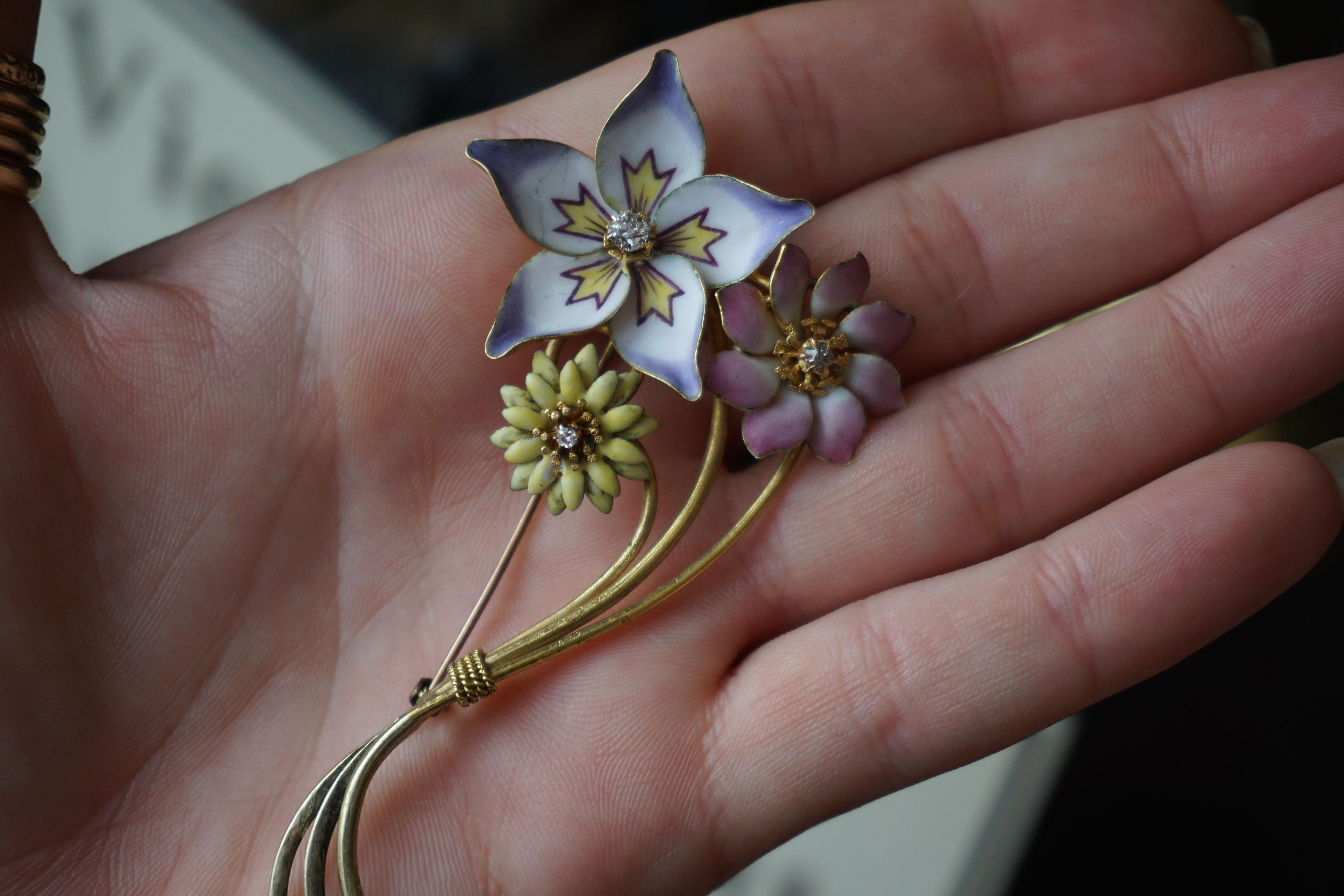 Antique 18k Gold Pastel Enamel Triple Flower Pin For Sale 1