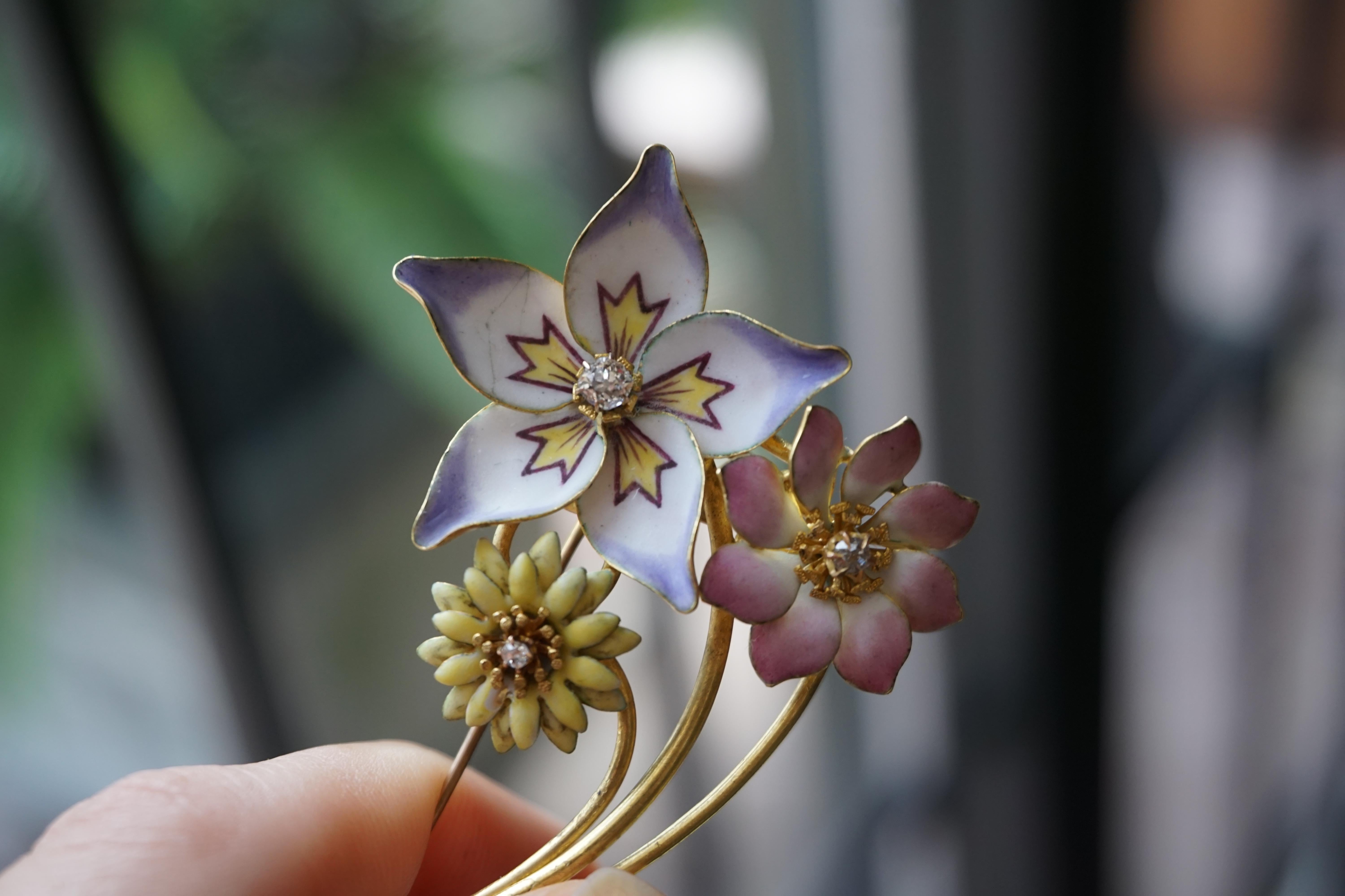 Antique 18k Gold Pastel Enamel Triple Flower Pin For Sale 2