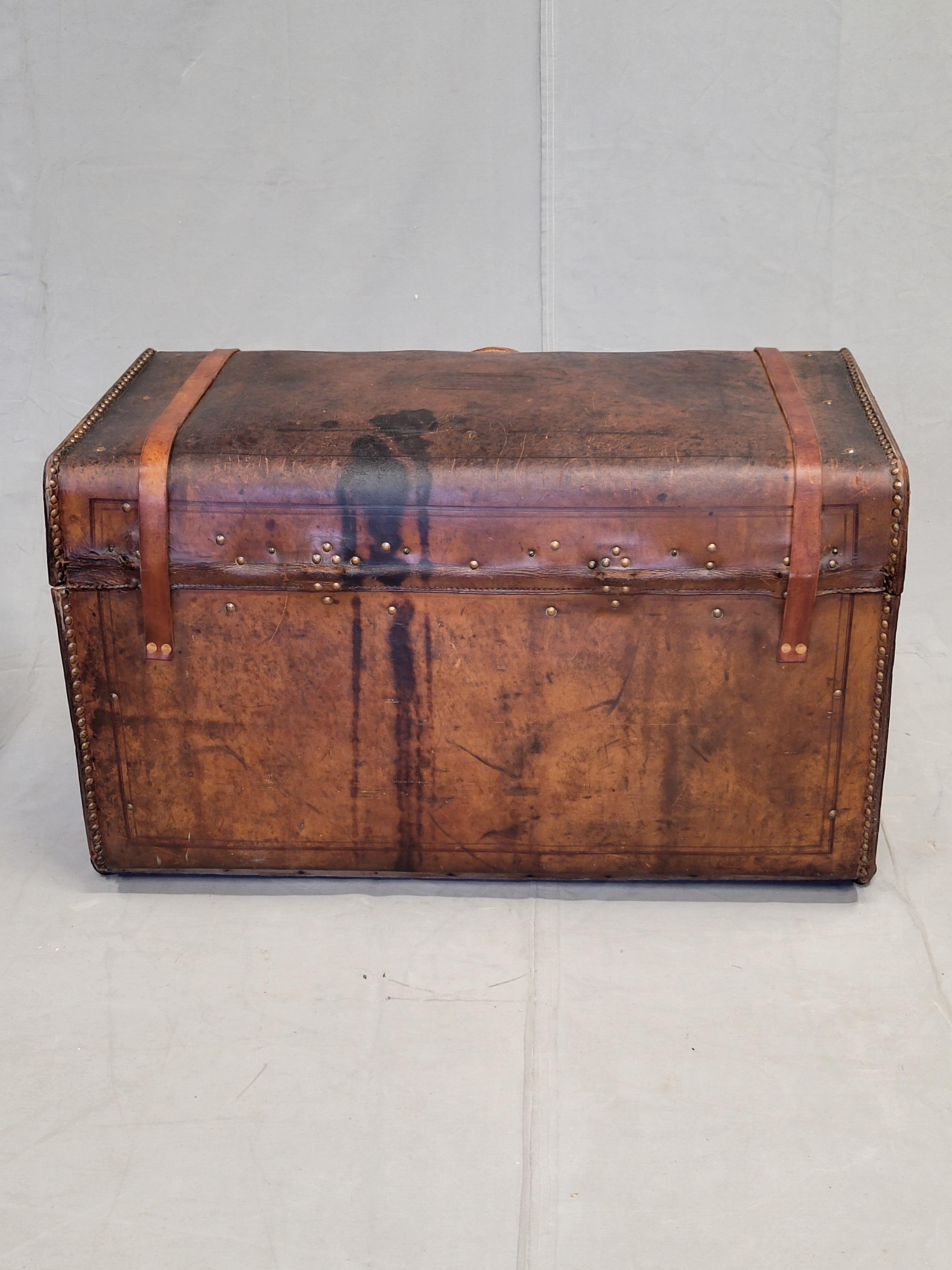 Antique Circa 1875 Sole Leather Clad Western Trunk In Good Condition In Centennial, CO