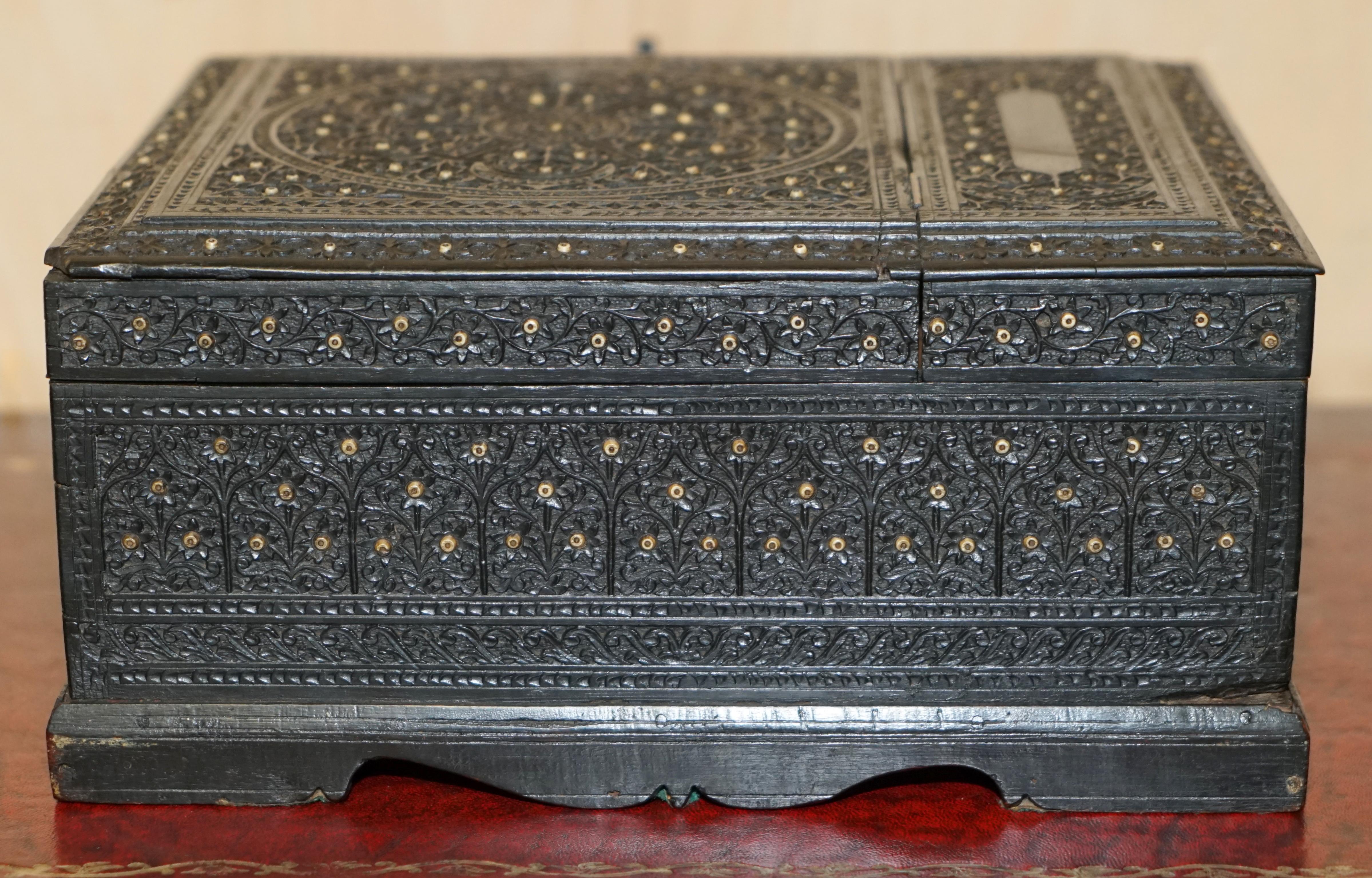 ANTIQUE CiRCA 1880 BURMESE HAND CARVED SEWING BOX WITH THE ORIGINAL CONTENTS For Sale 3