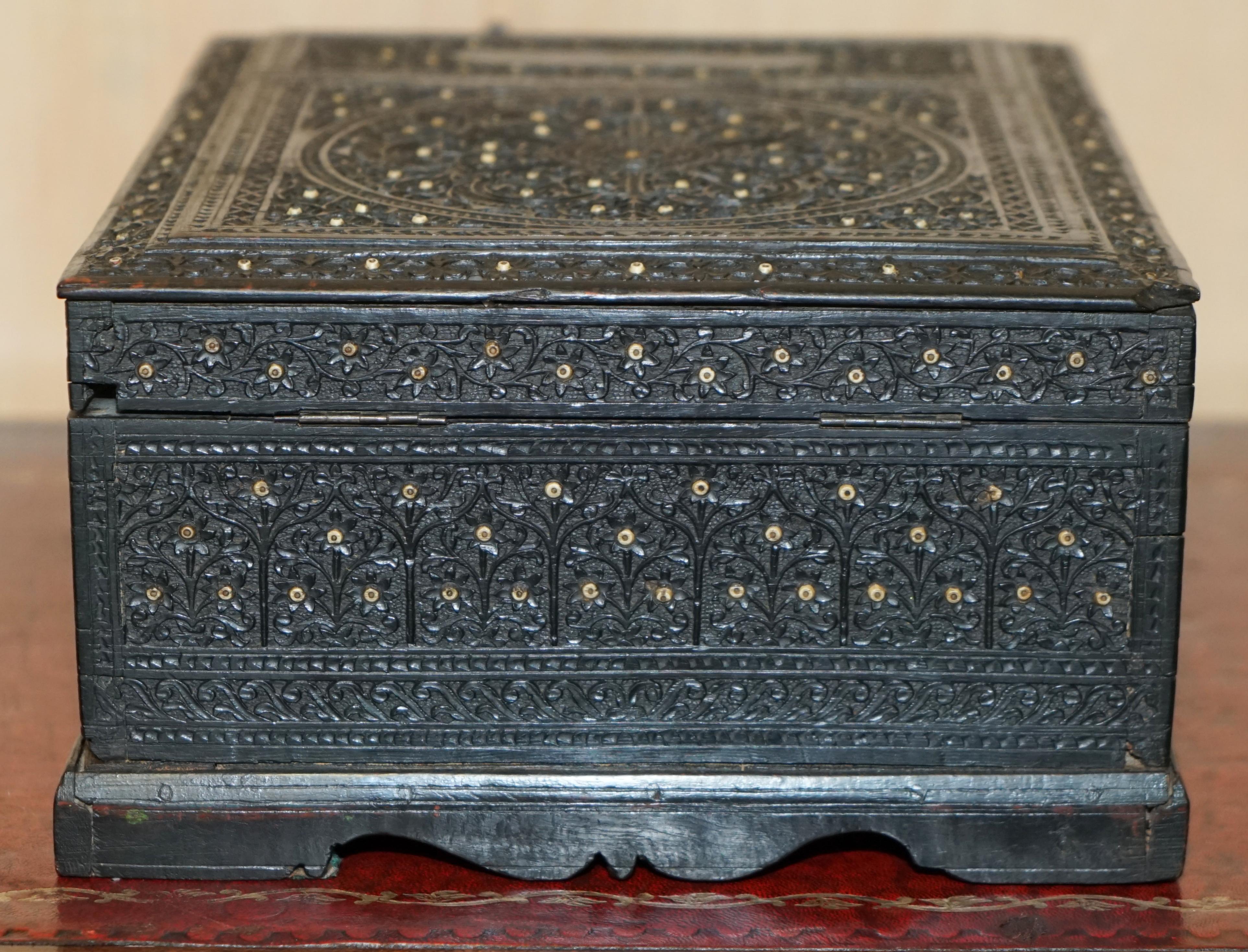 ANTIQUE CiRCA 1880 BURMESE HAND CARVED SEWING BOX WITH THE ORIGINAL CONTENTS For Sale 3