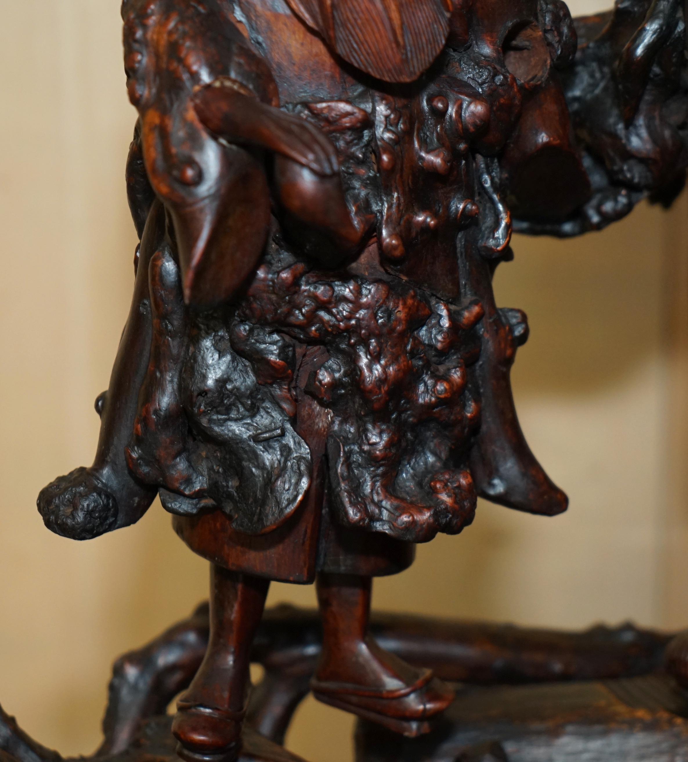 ANTIQUE CIRCA 1880 CHINESE BURR / BURL ROOT WOOD CARViNGS OF WISEMEN ON PLATFORM (CARAVANE DE SAGES SUR PLATE-FORME) en vente 2