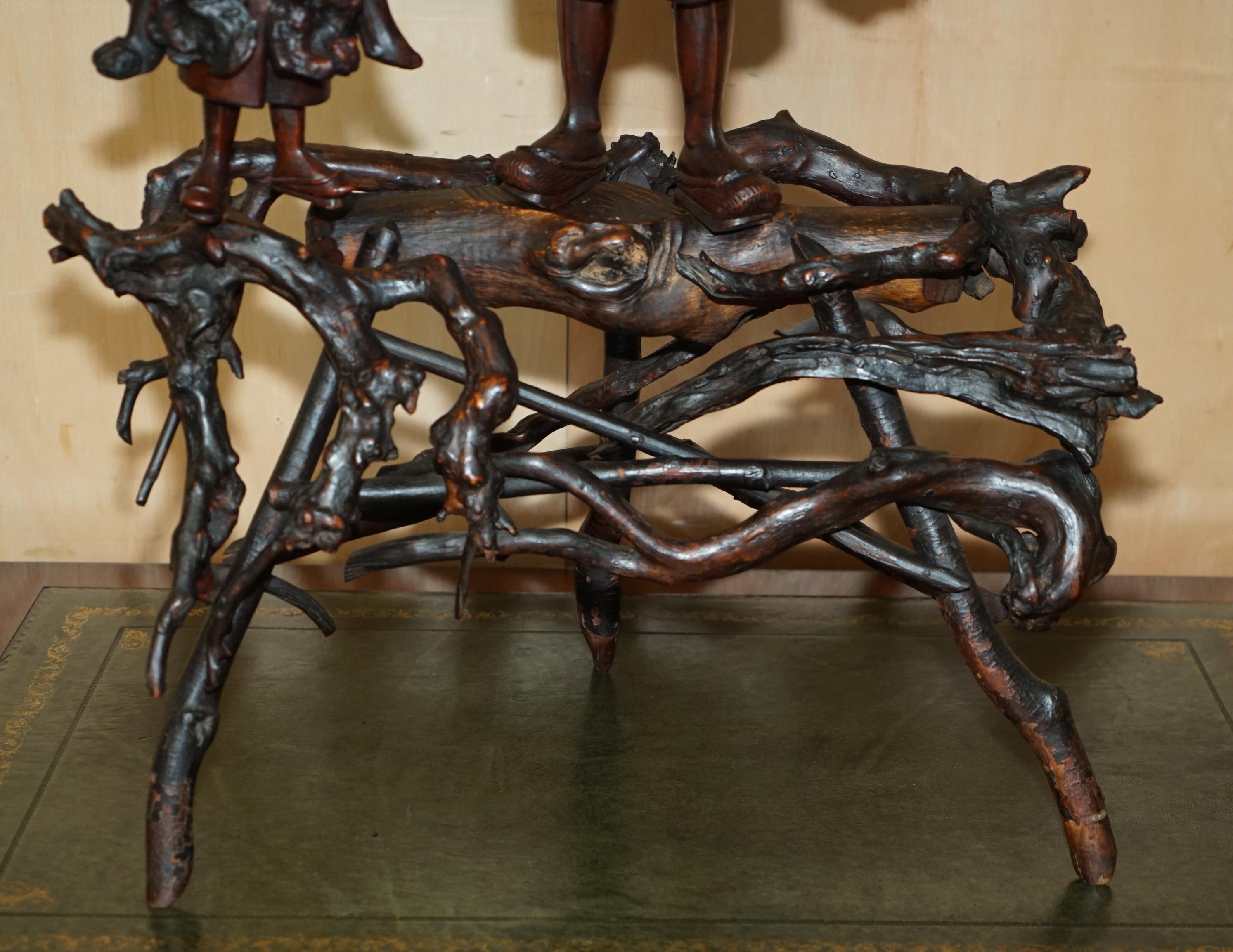 ANTIQUE CIRCA 1880 CHINESE BURR / BURL ROOT WOOD CARViNGS OF WISEMEN ON PLATFORM (CARAVANE DE SAGES SUR PLATE-FORME) en vente 3