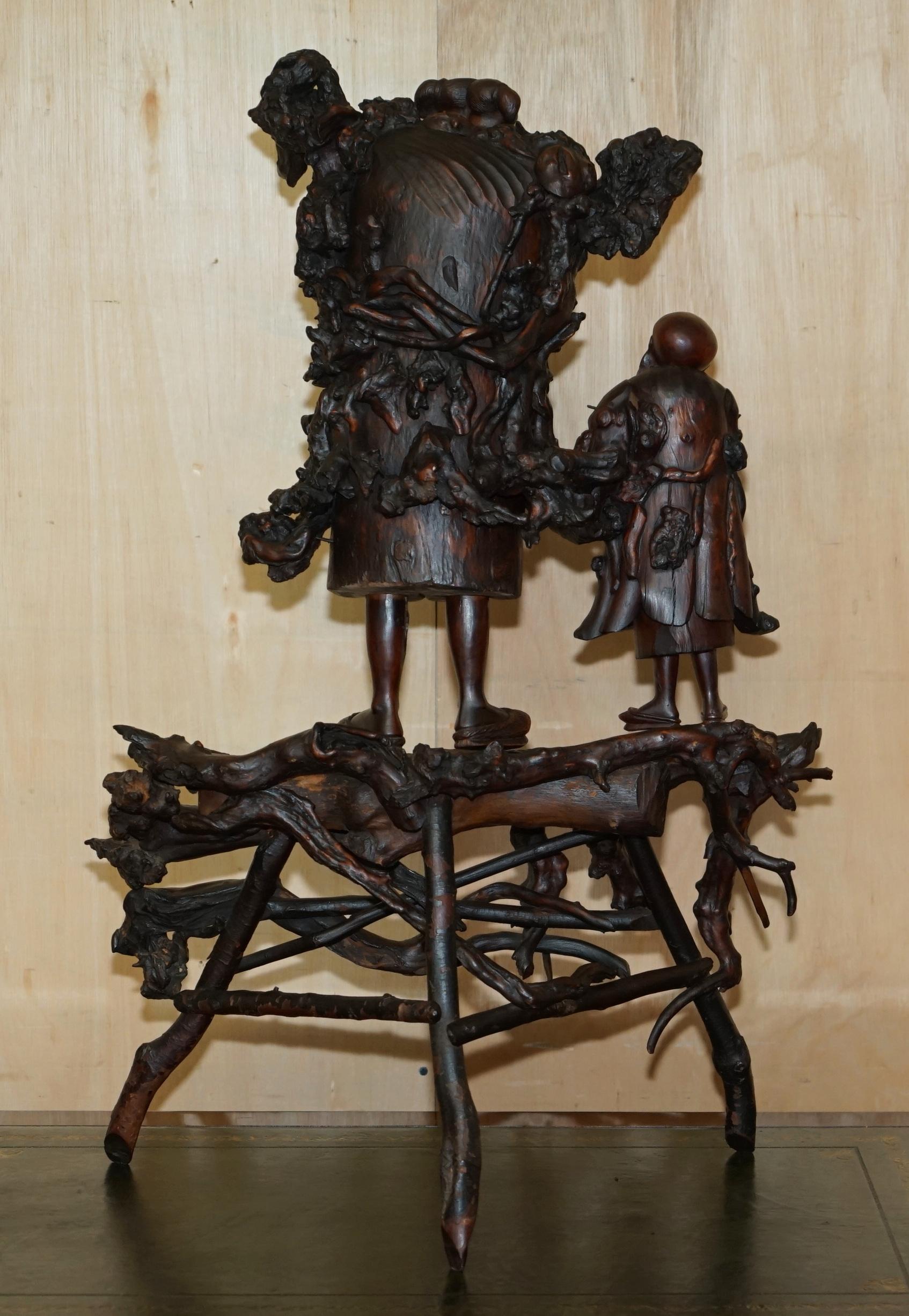ANTIQUE CIRCA 1880 CHINESE BURR / BURL ROOT WOOD CARViNGS OF WISEMEN ON PLATFORM (CARAVANE DE SAGES SUR PLATE-FORME) en vente 6