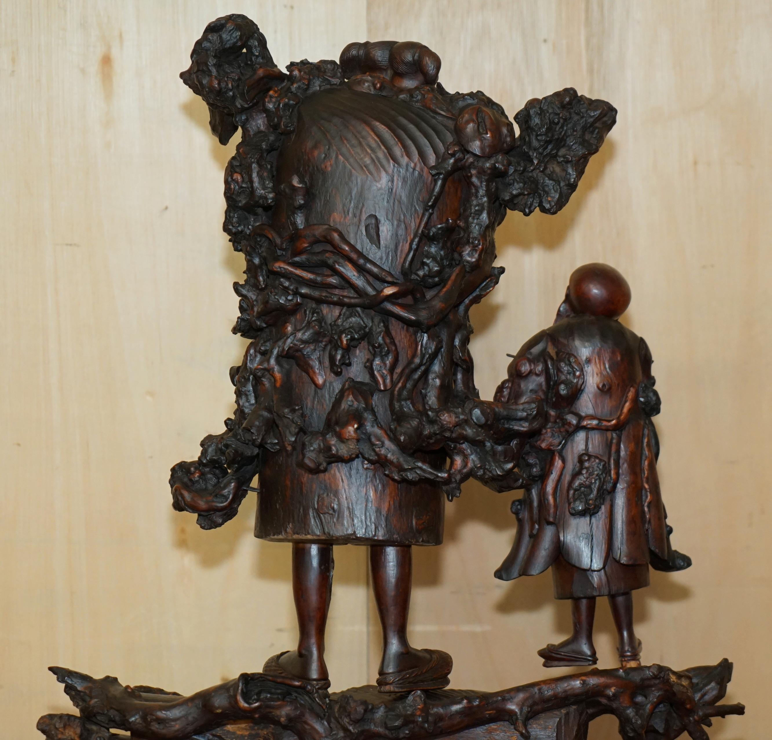 ANTIQUE CIRCA 1880 CHINESE BURR / BURL ROOT WOOD CARViNGS OF WISEMEN ON PLATFORM (CARAVANE DE SAGES SUR PLATE-FORME) en vente 7