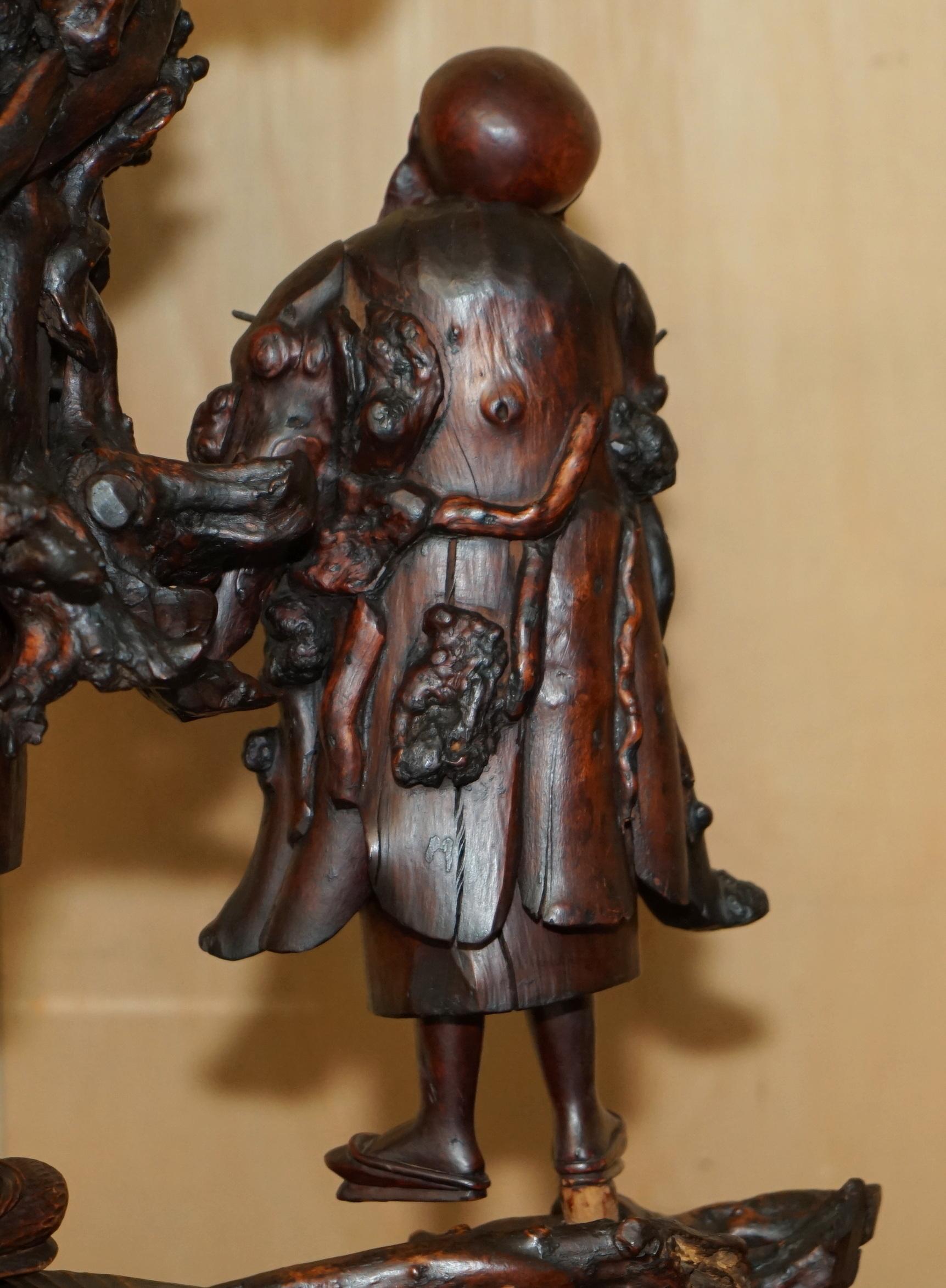 ANTIQUE CIRCA 1880 CHINESE BURR / BURL ROOT WOOD CARViNGS OF WISEMEN ON PLATFORM (CARAVANE DE SAGES SUR PLATE-FORME) en vente 8